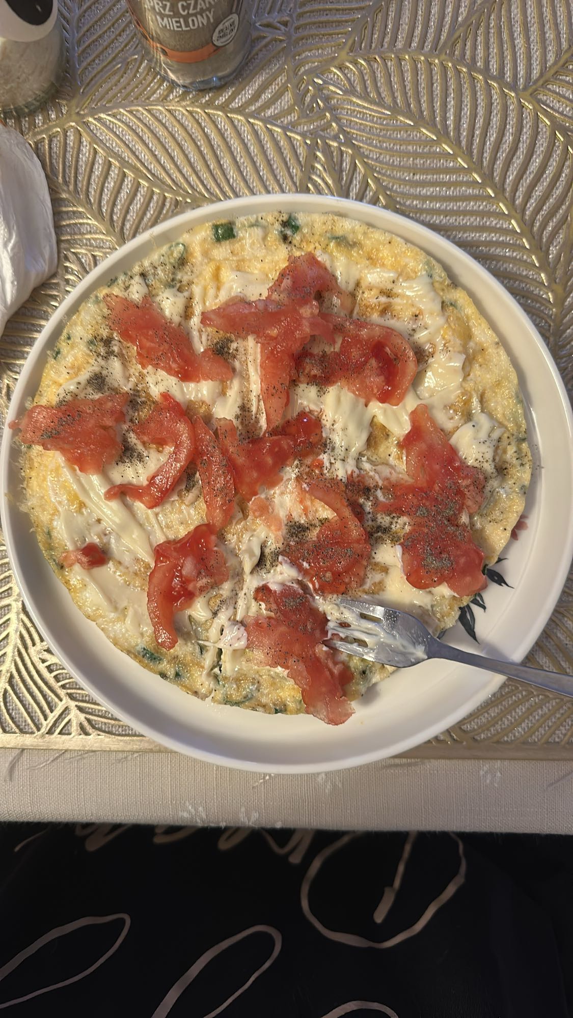 Omlet z pomidorem