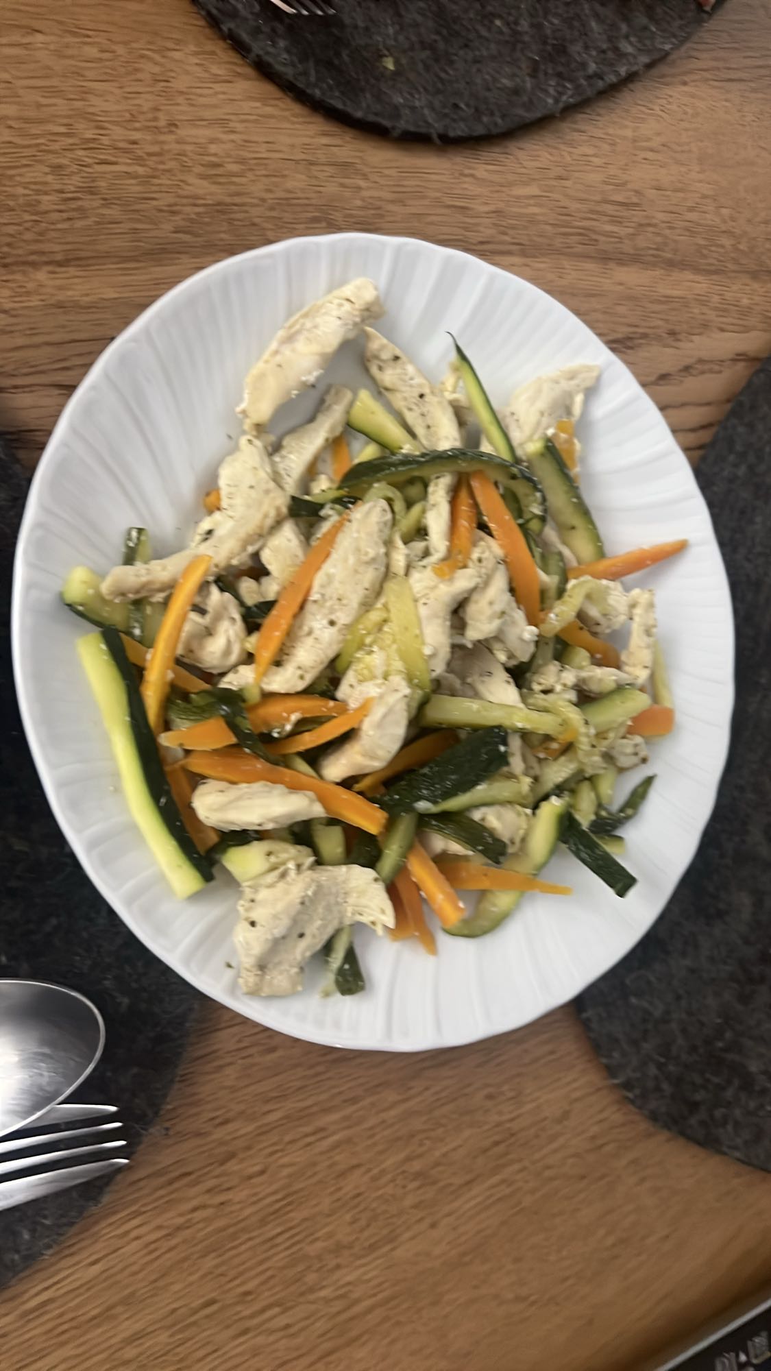 Pollo con zucchine