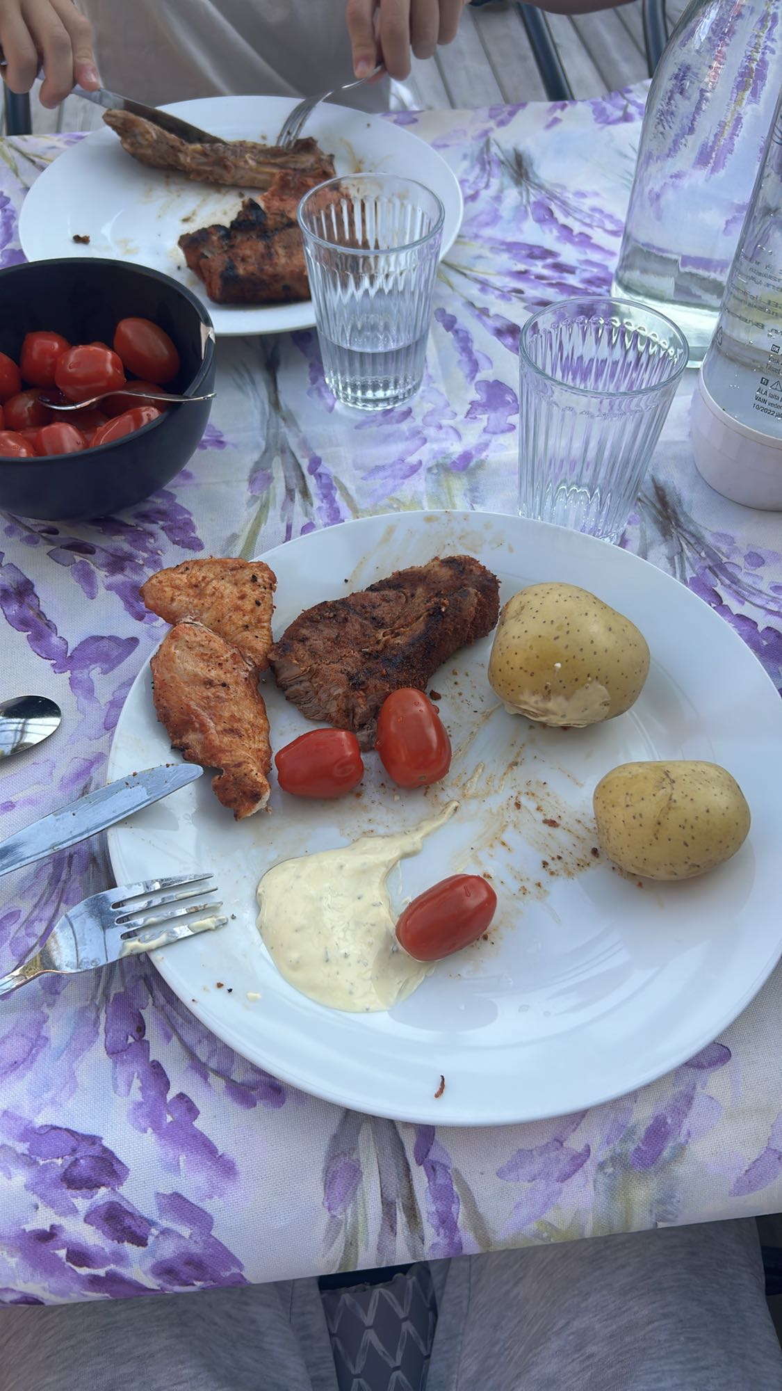 Grillat kött med potatis