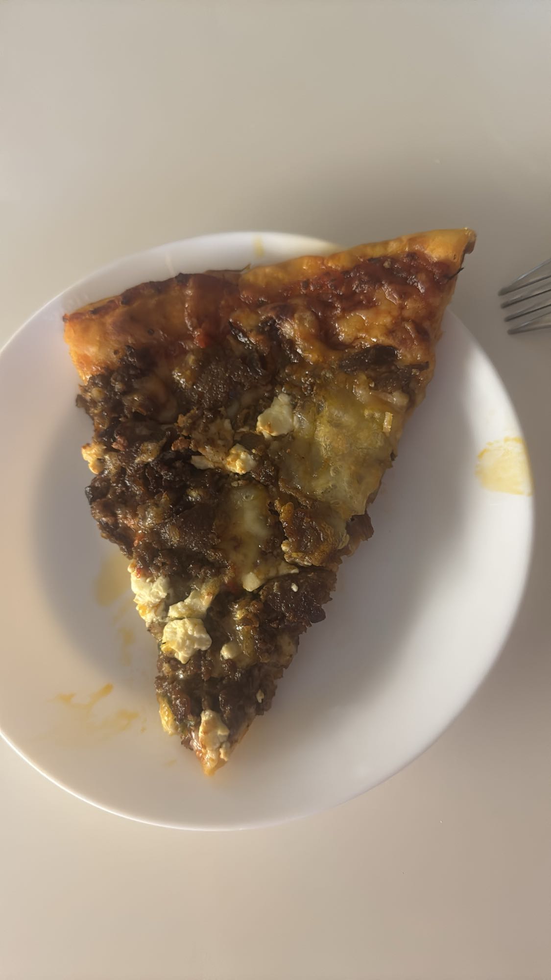 Pizzabit med kött och ost