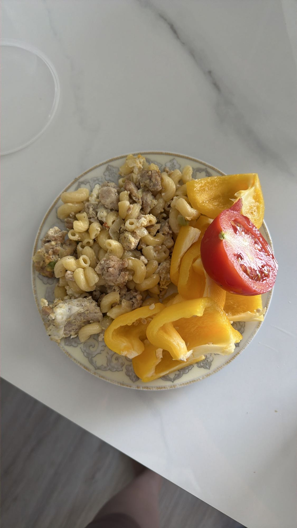 Макароны с куриным фаршем и перцем