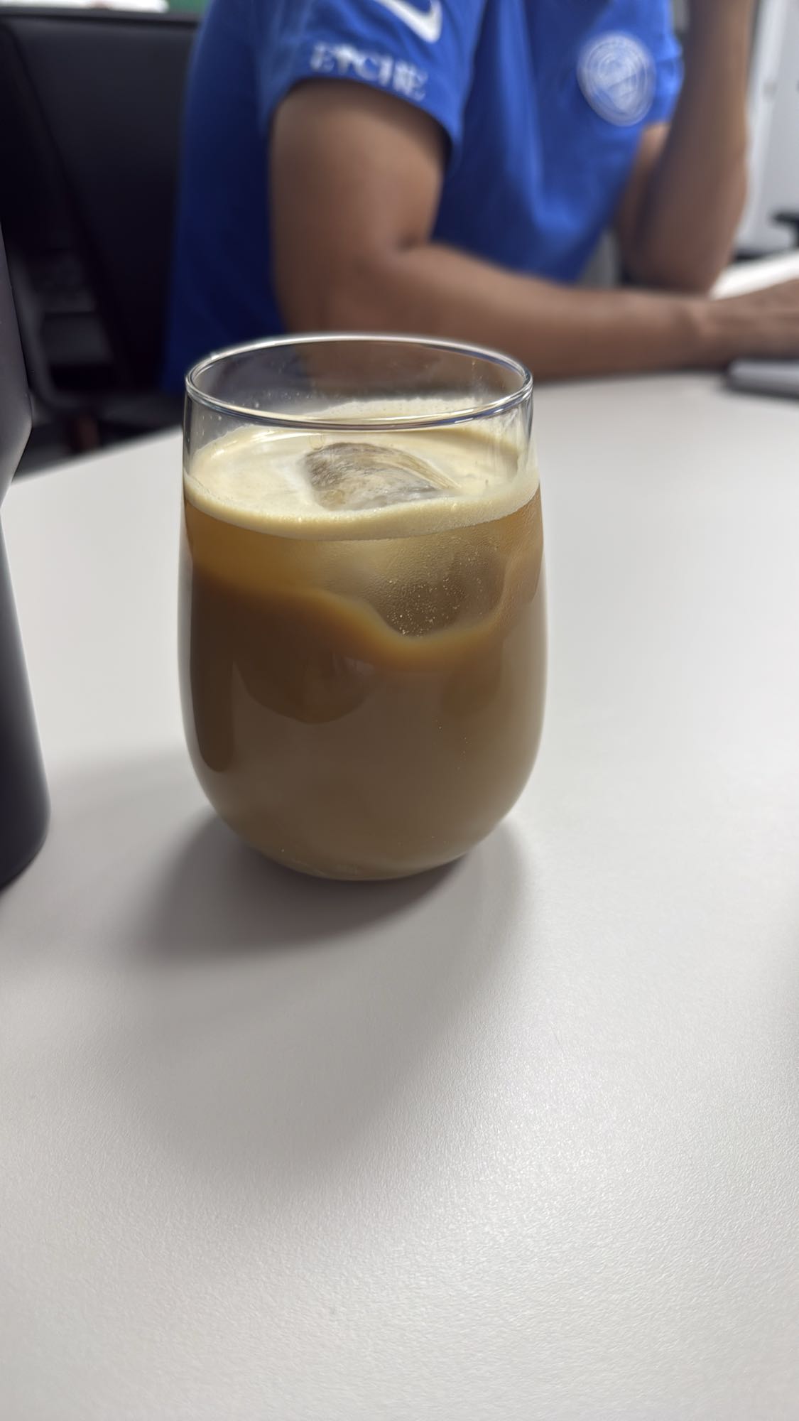 café helado con leche de avena