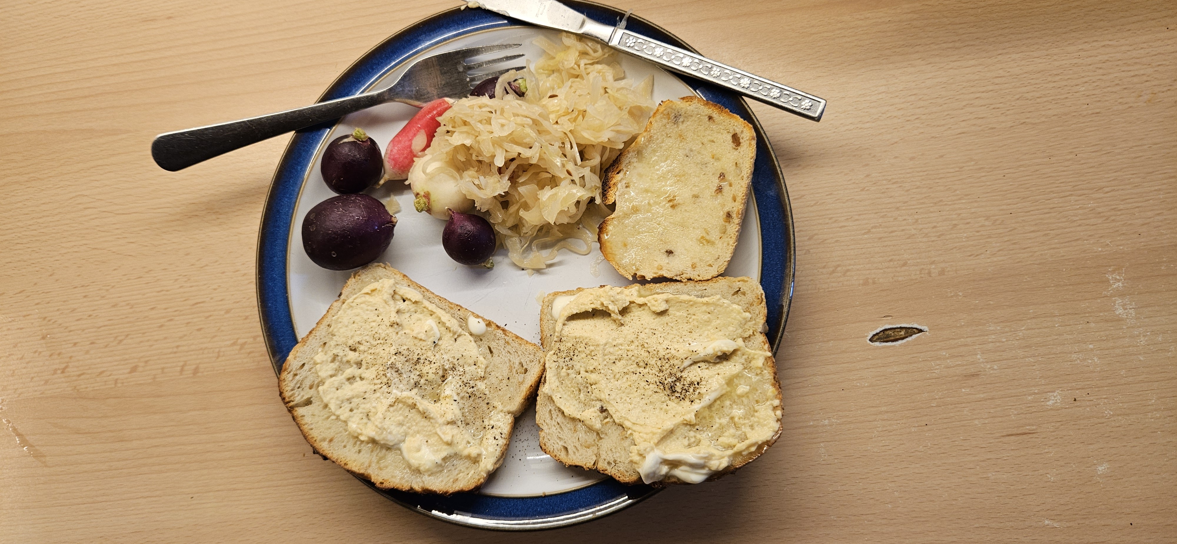 Bread with spread plate