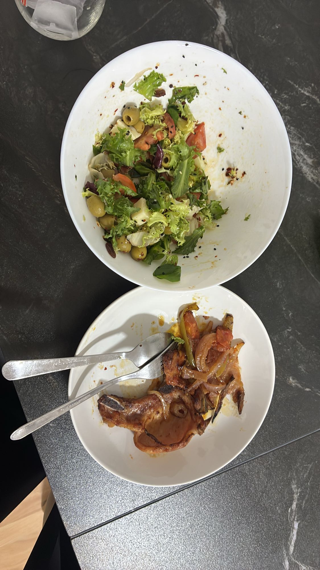 pollo asado con ensalada