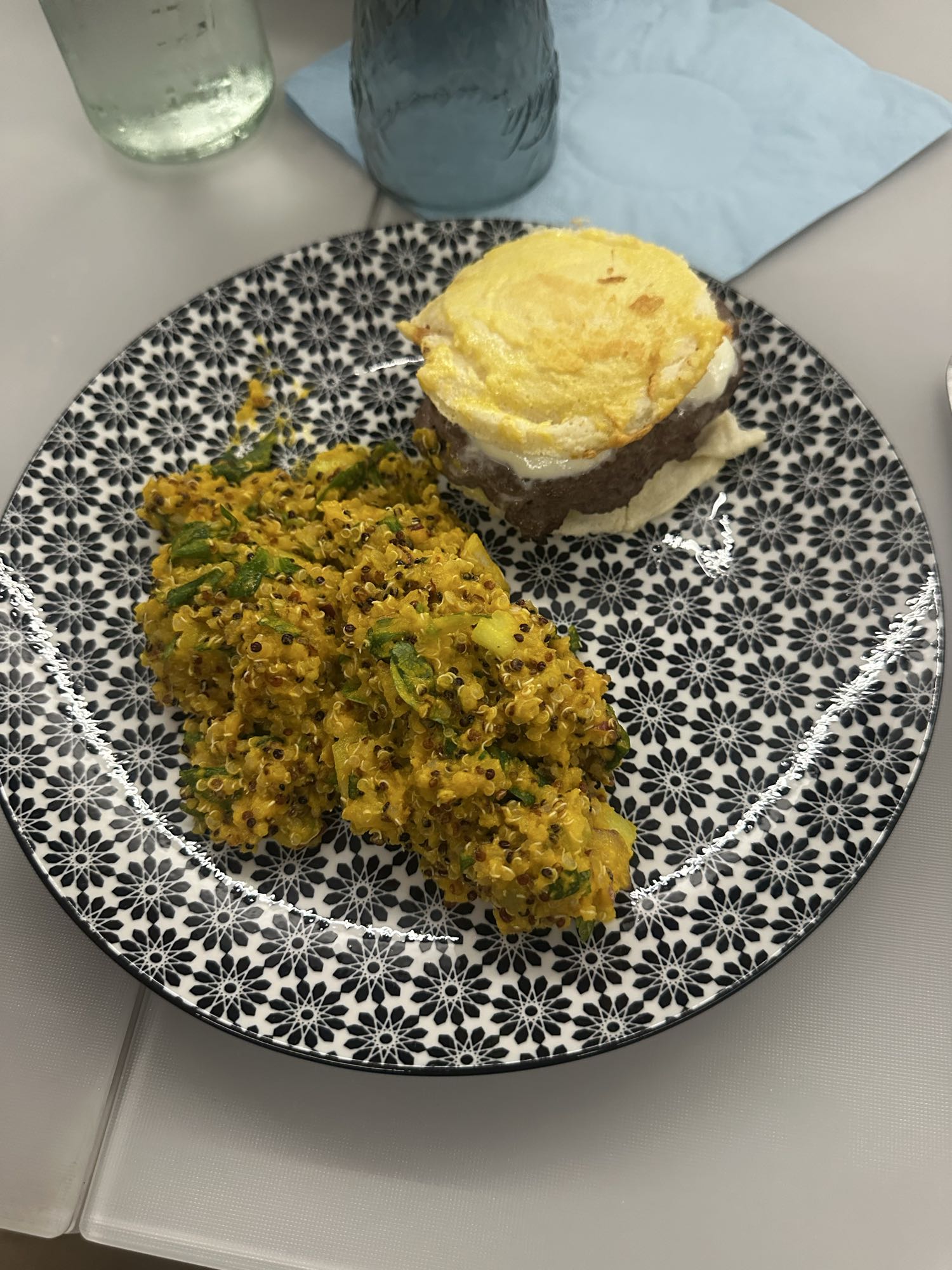 Steak oeuf et quinoa
