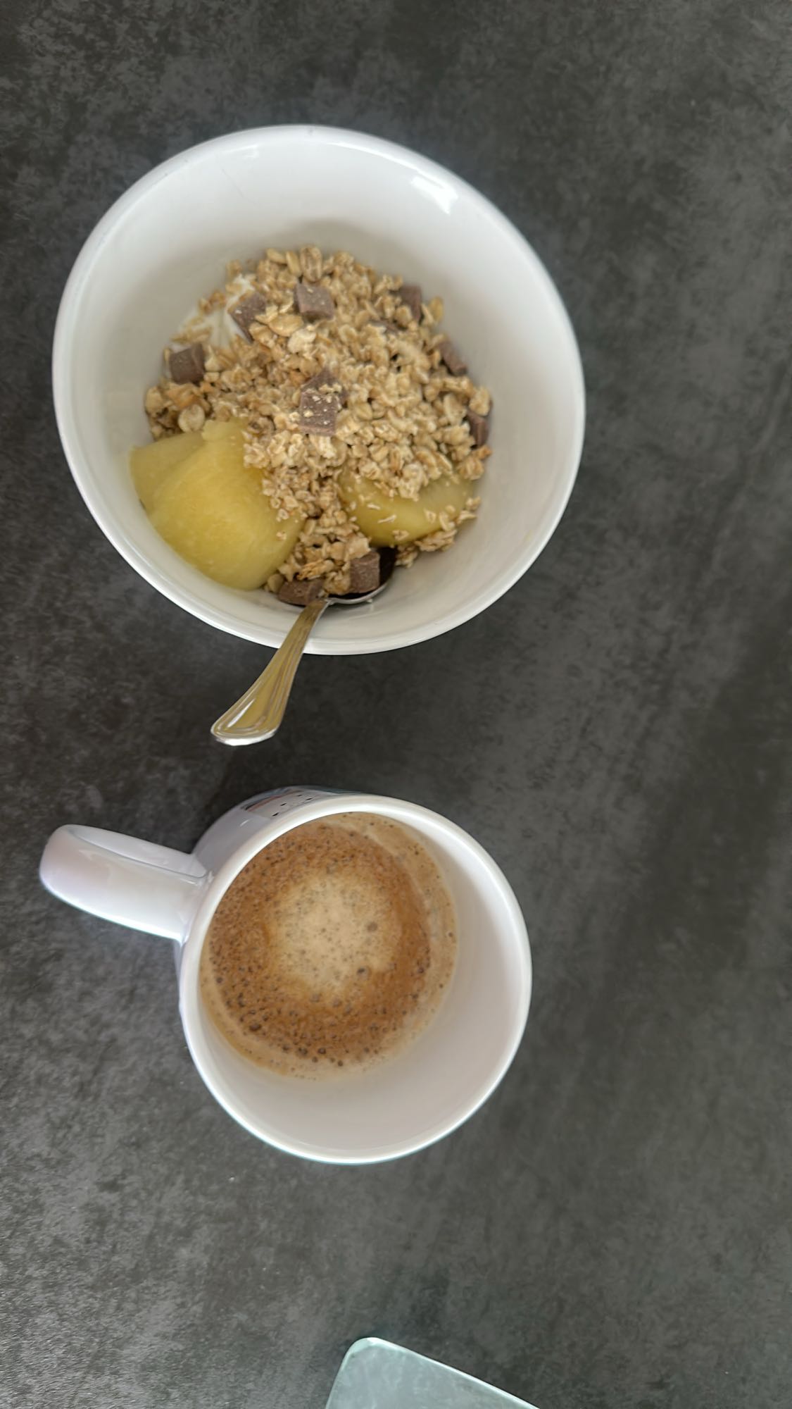 Bol granola kiwi jaune café
