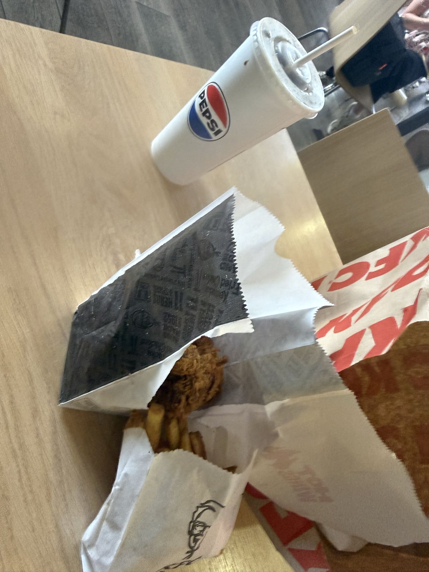 Kurczak z frytkami i cola