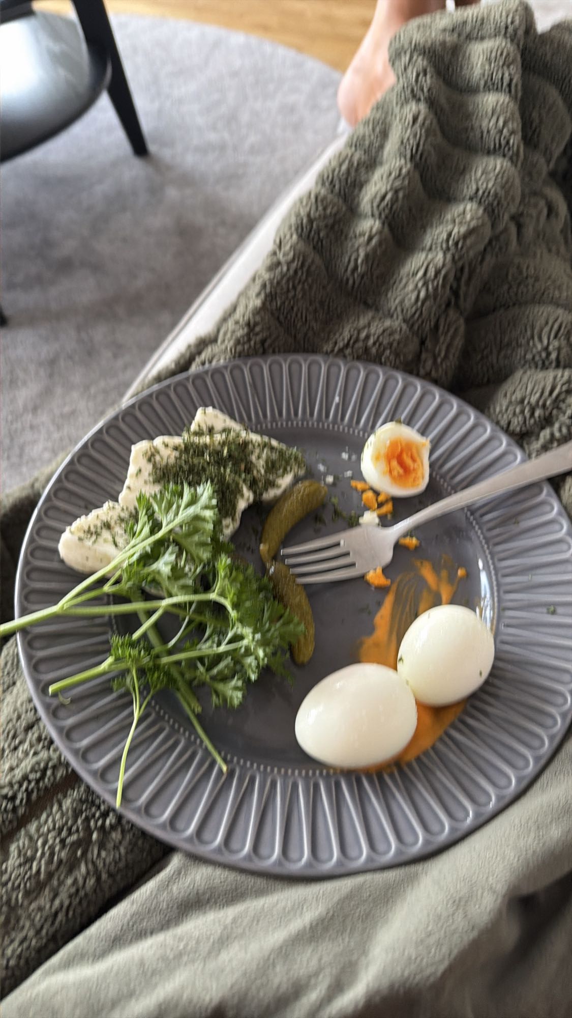 Ägg med feta och persilja