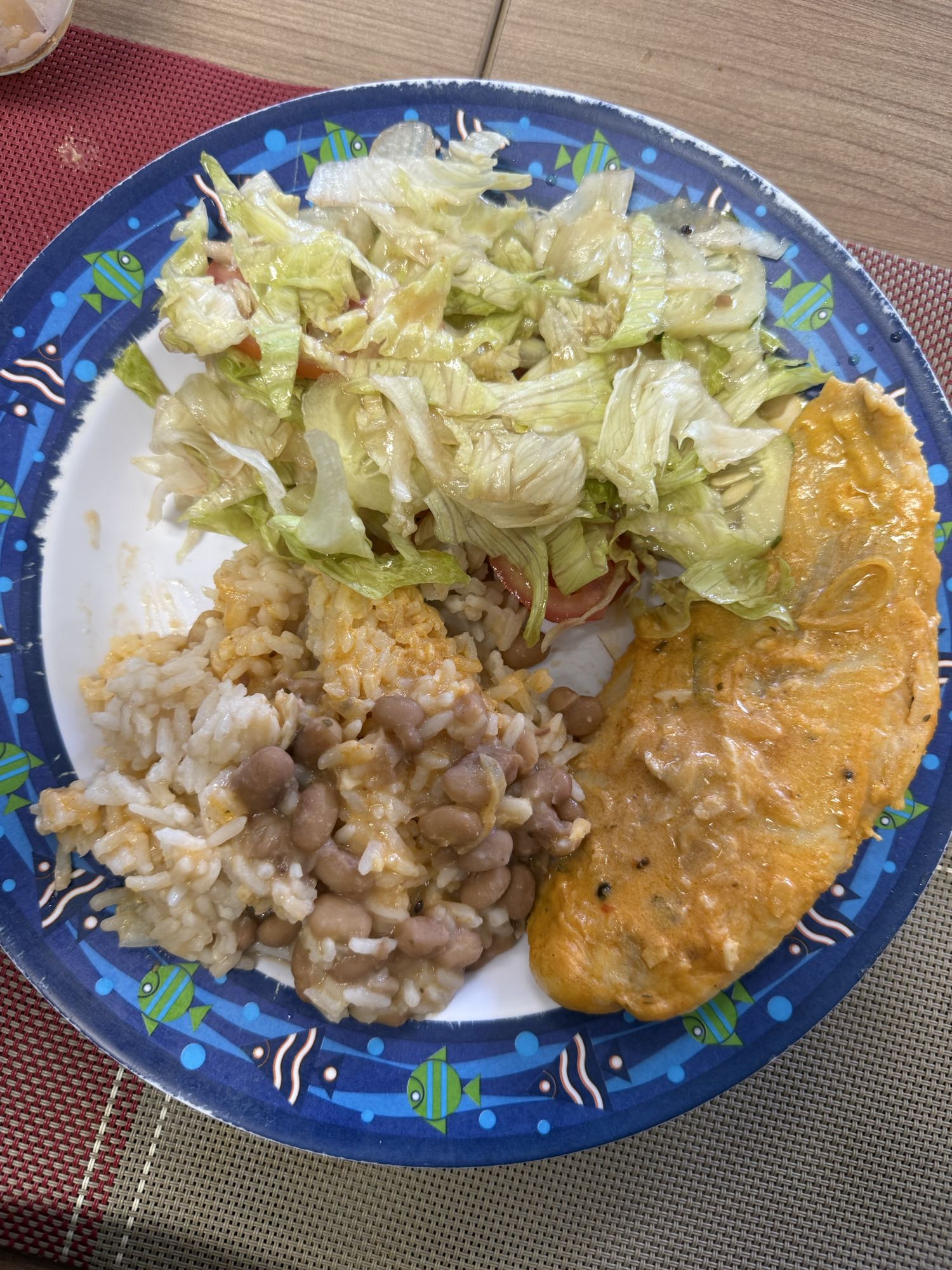 Arroz feijão salada omelete