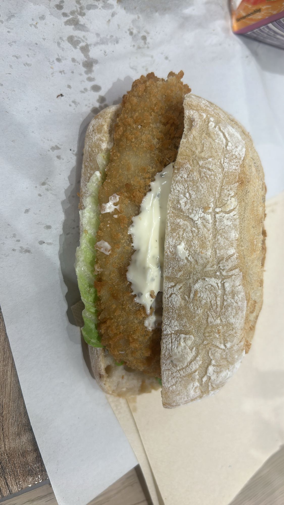 Fischbrötchen mit Soße