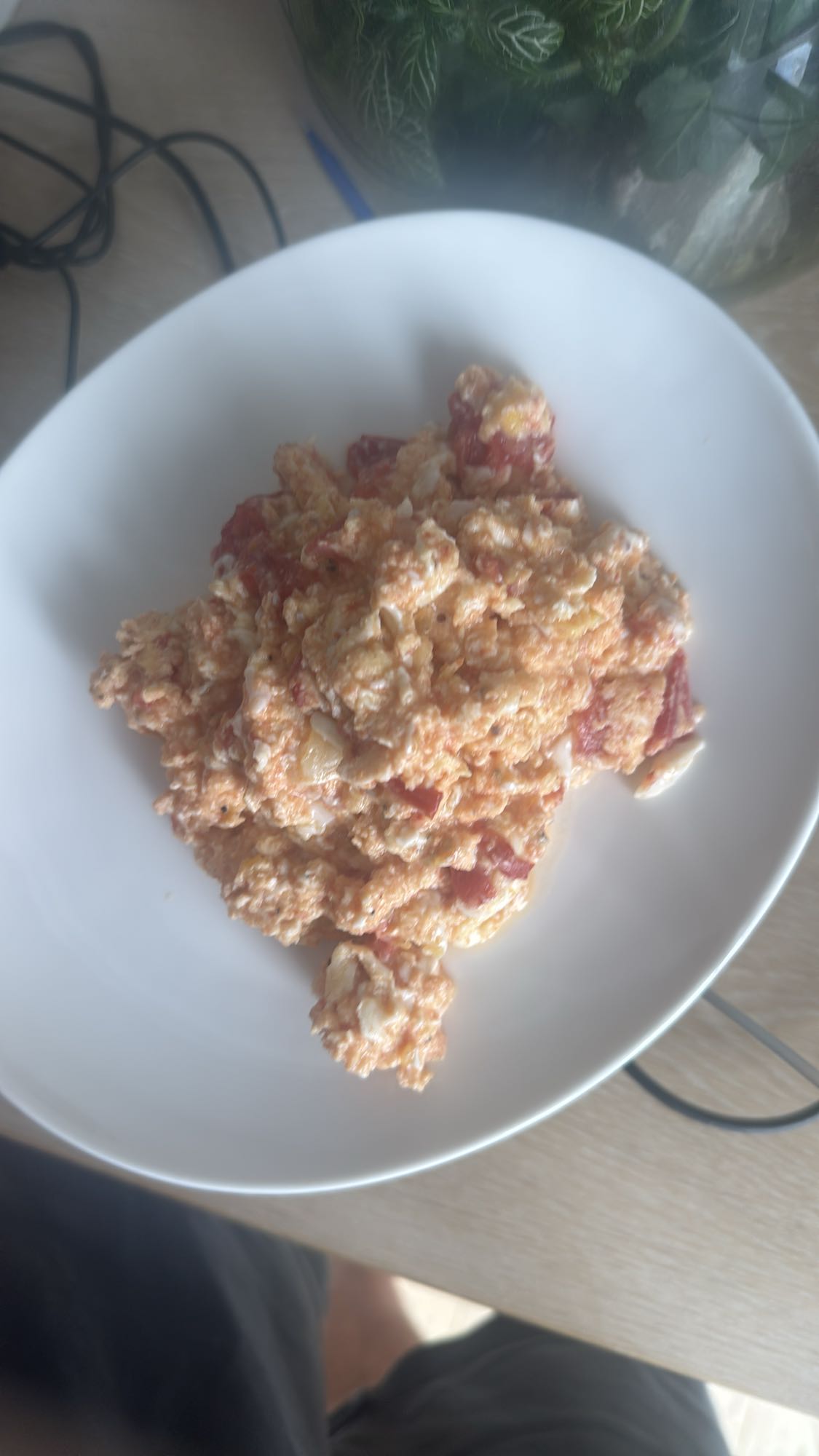 Jajecznica z pomidorem