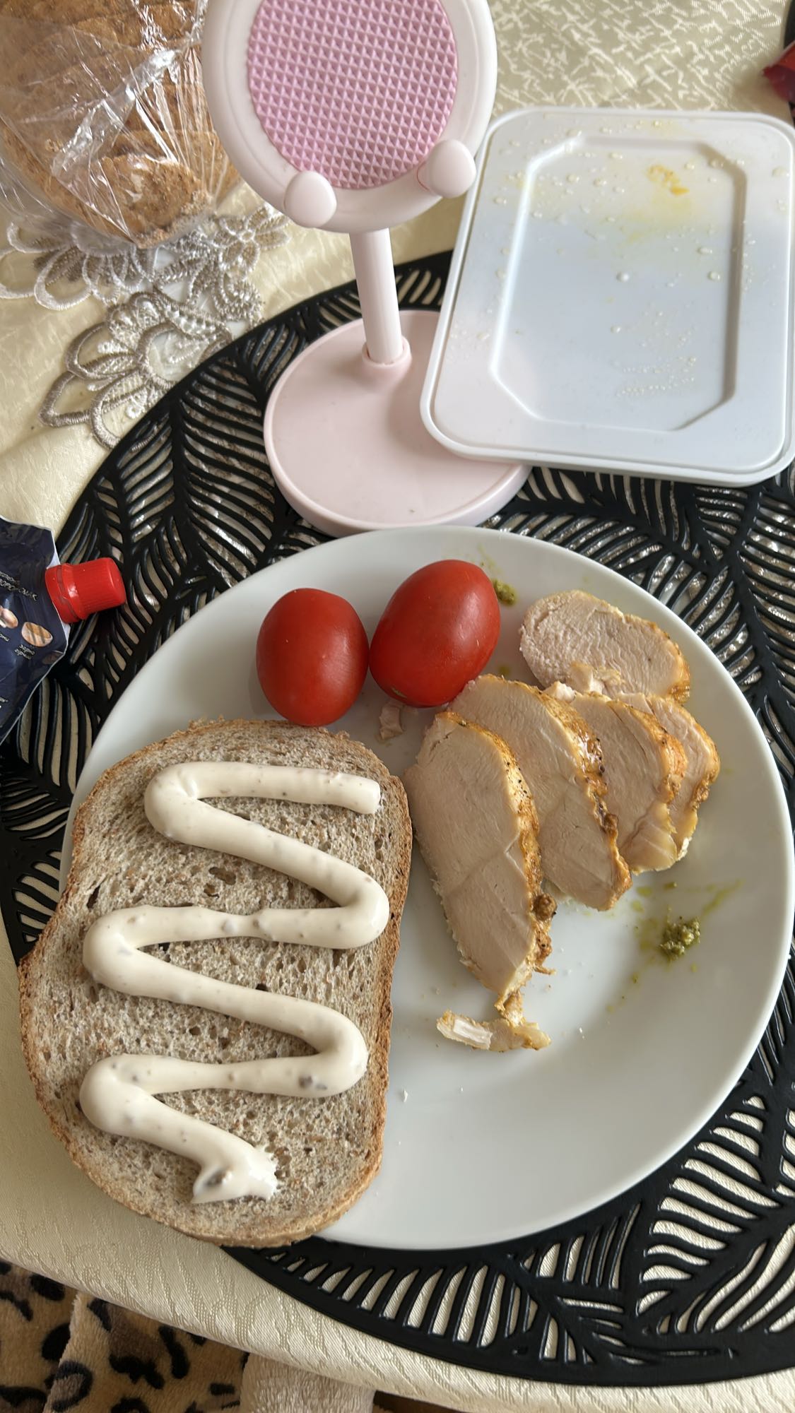 Курица с хлебом