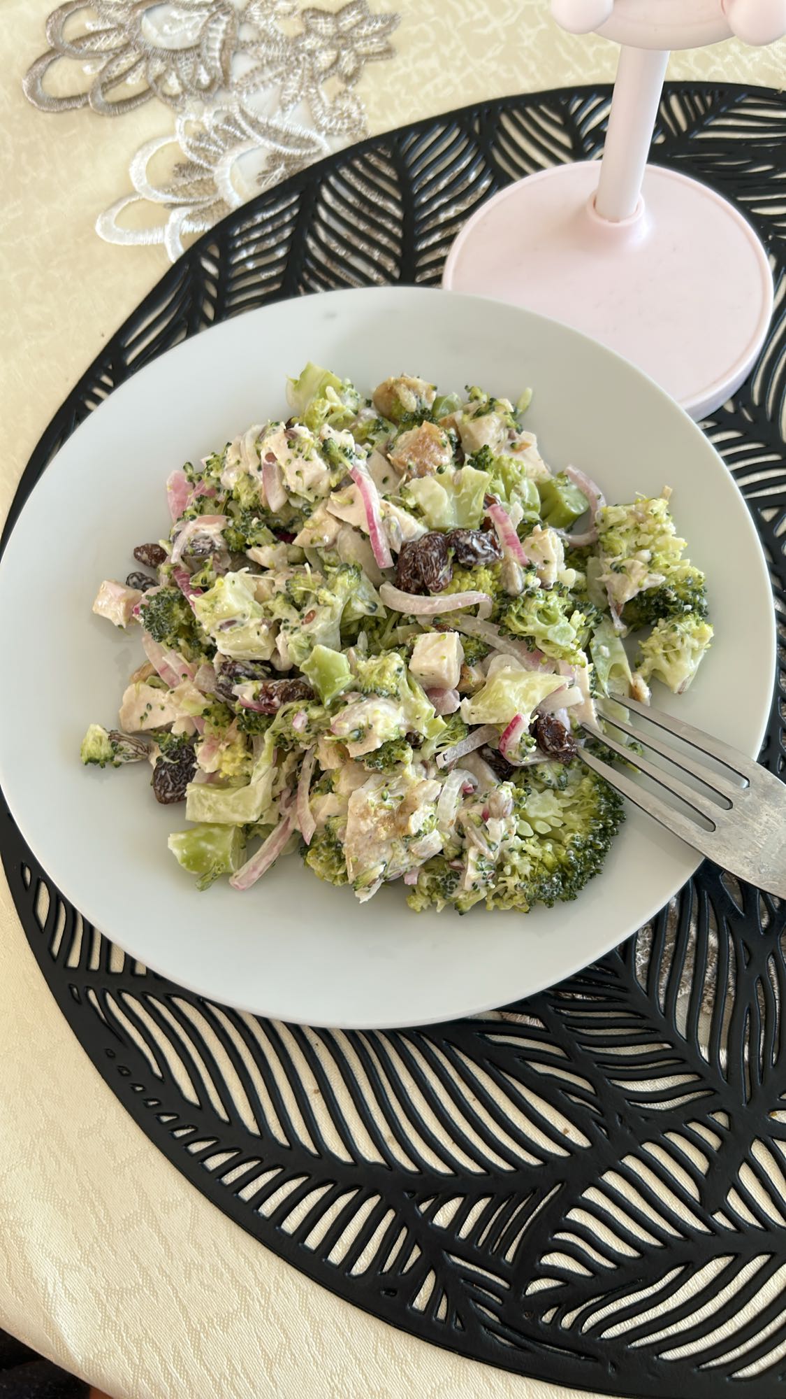 Салат с брокколи и курицей