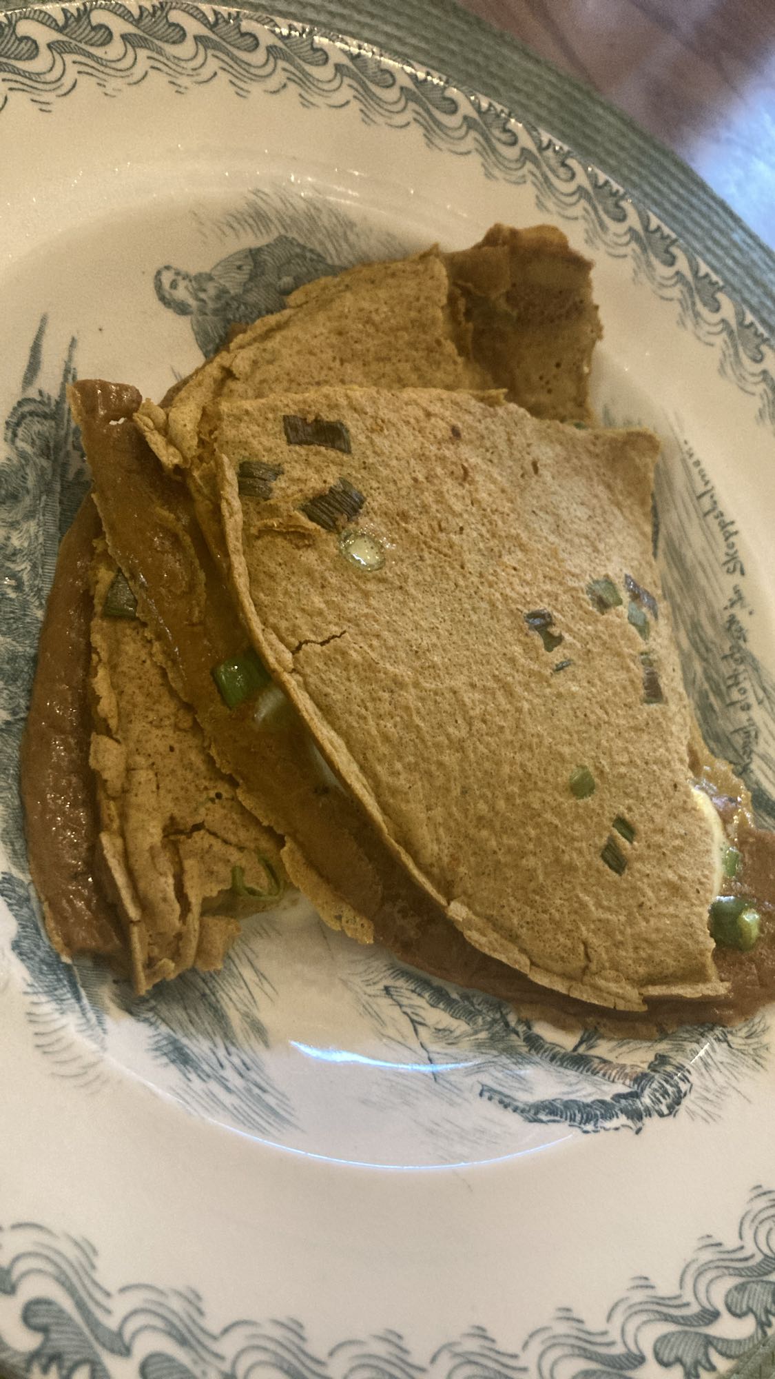 Omelett med mozzarella och salladslök