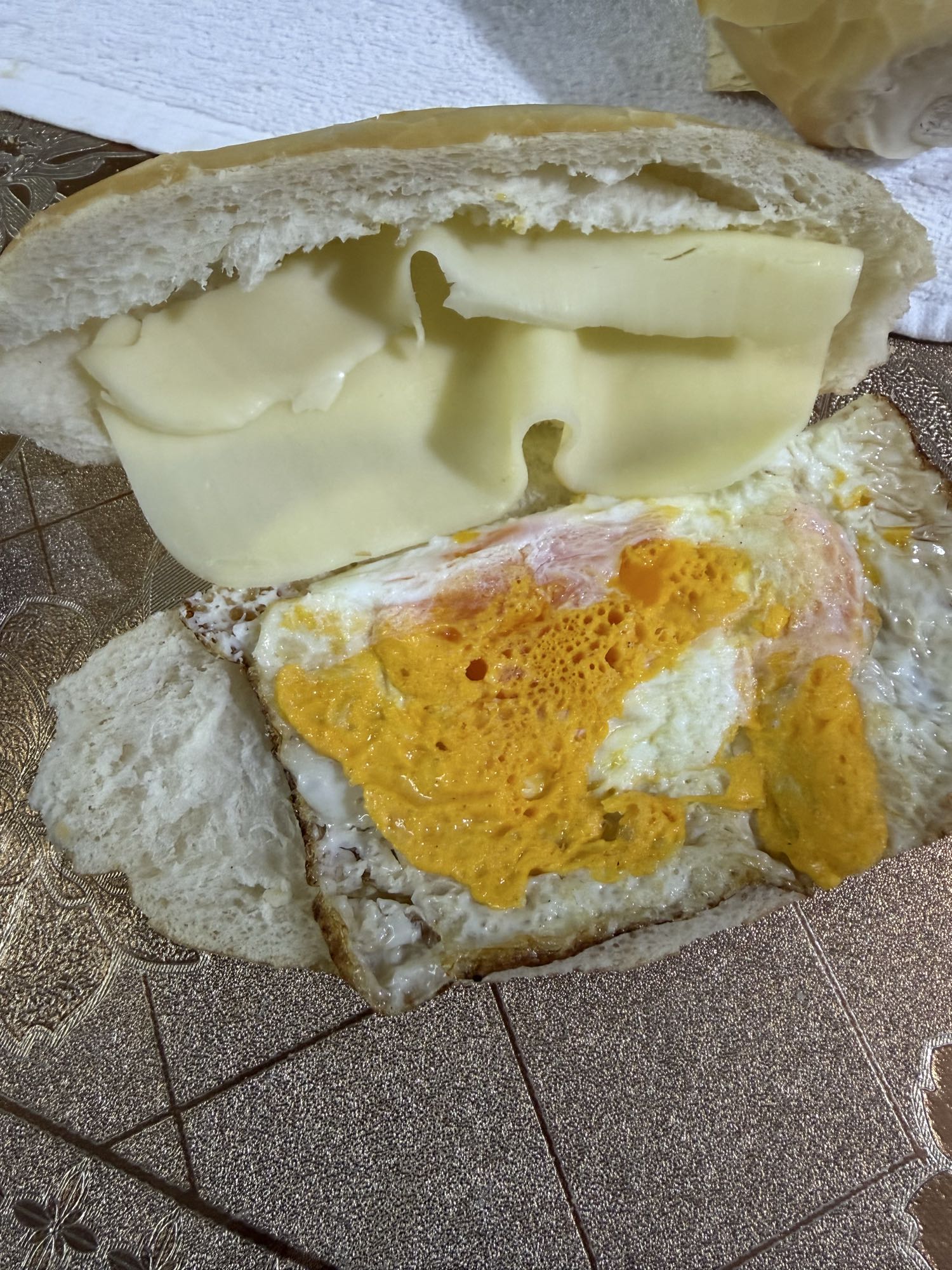 sanduíche com ovo e queijo