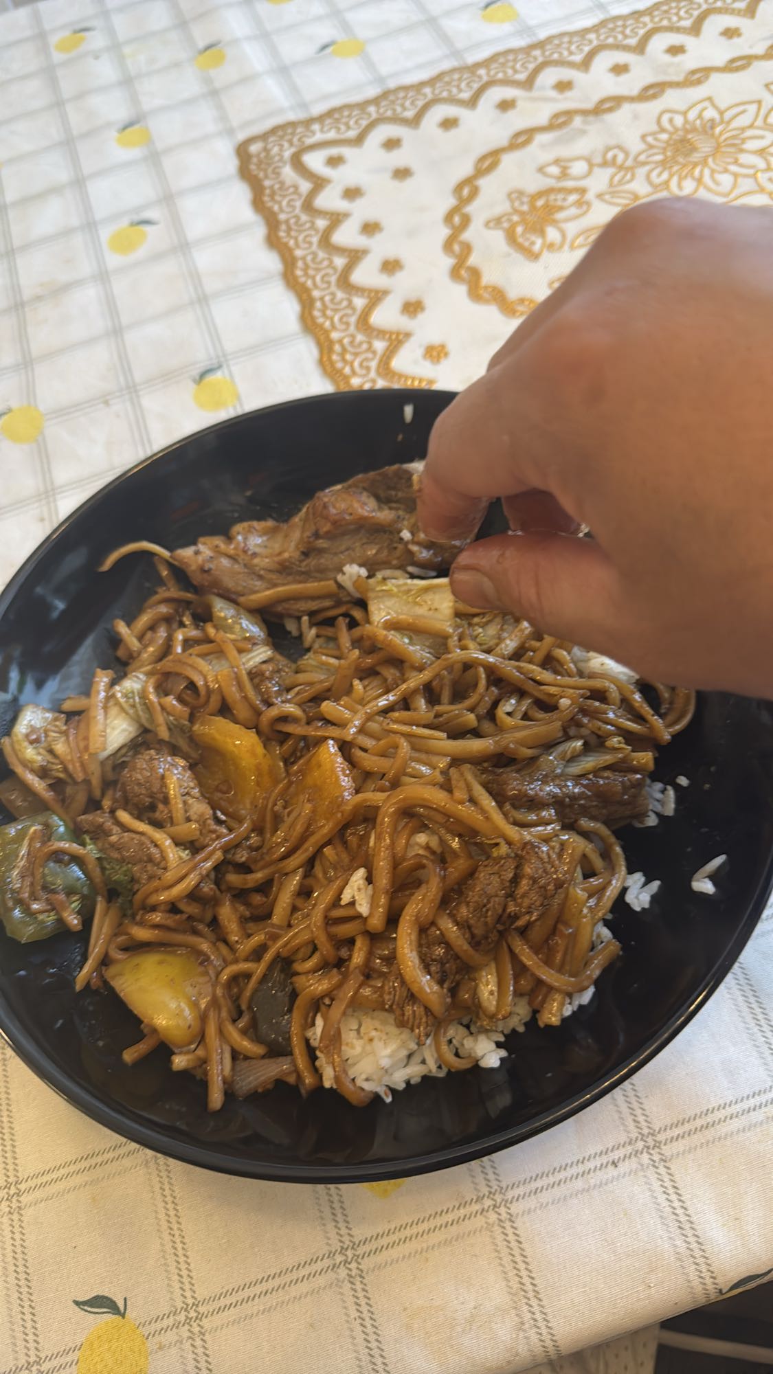 Woknudlar med nötkött
