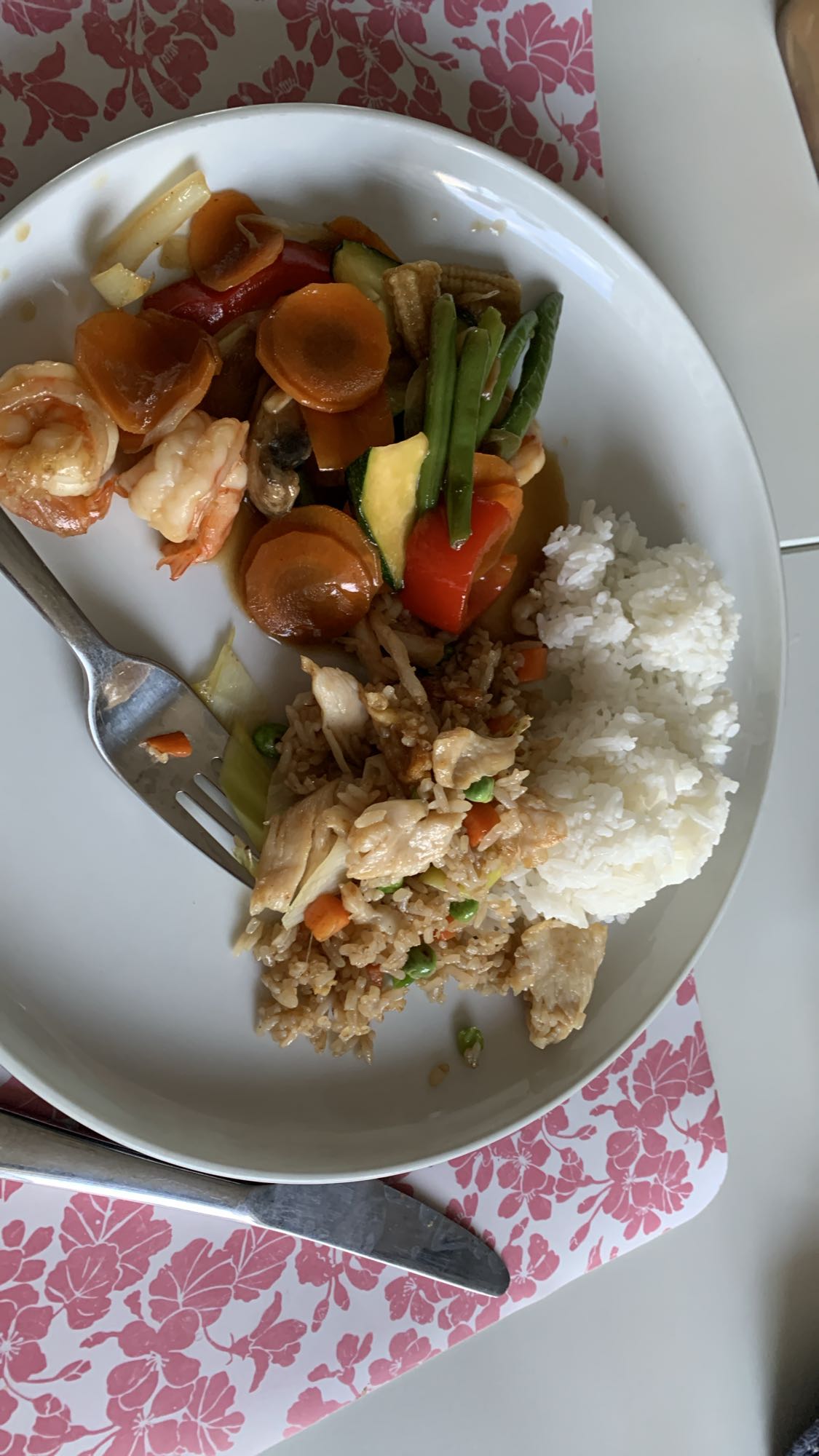 Ris med wok och räkor
