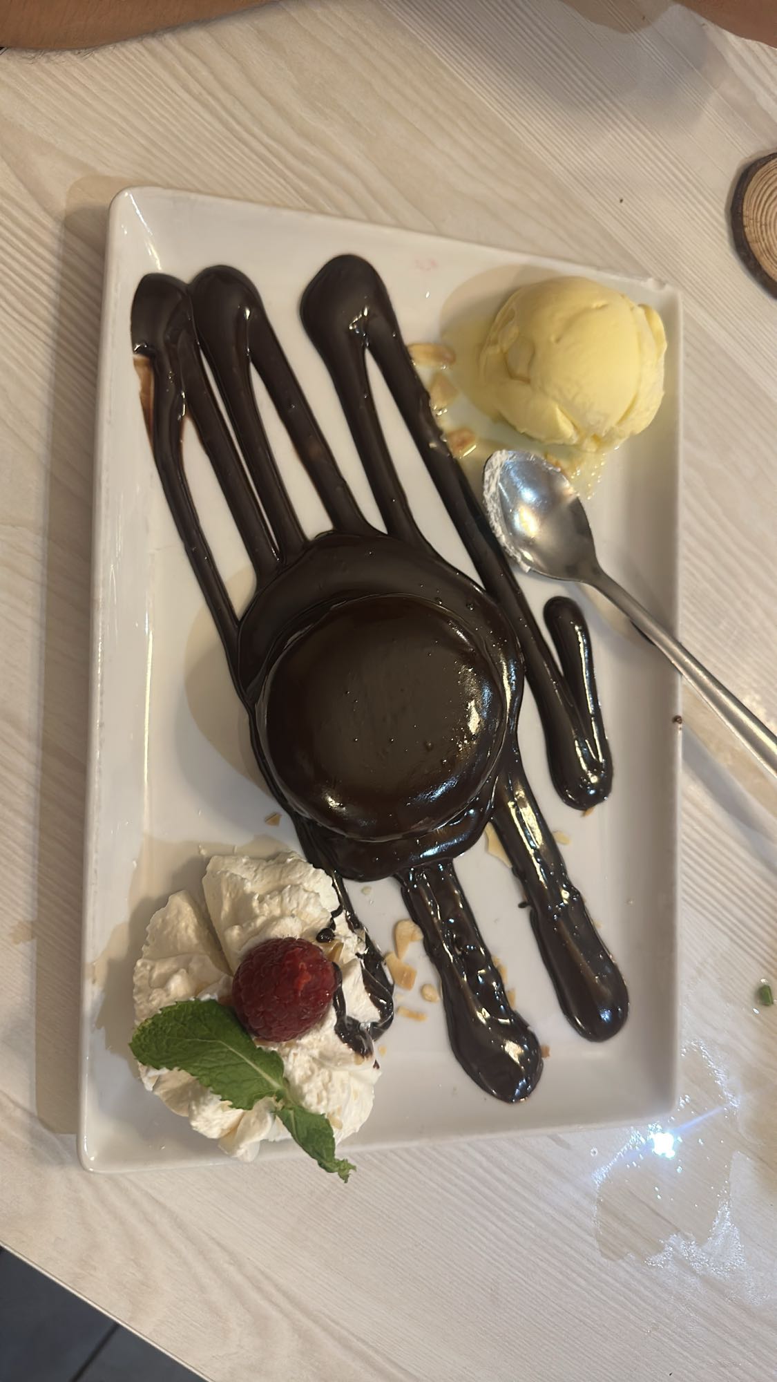 Moelleux au chocolat avec glace vanille
