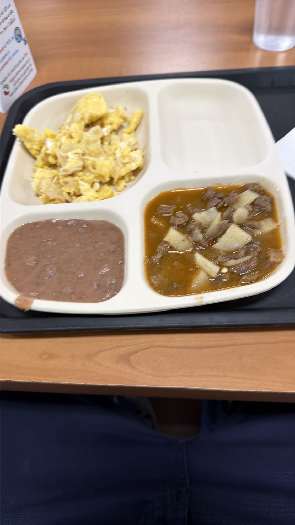 huevos con frijoles y res