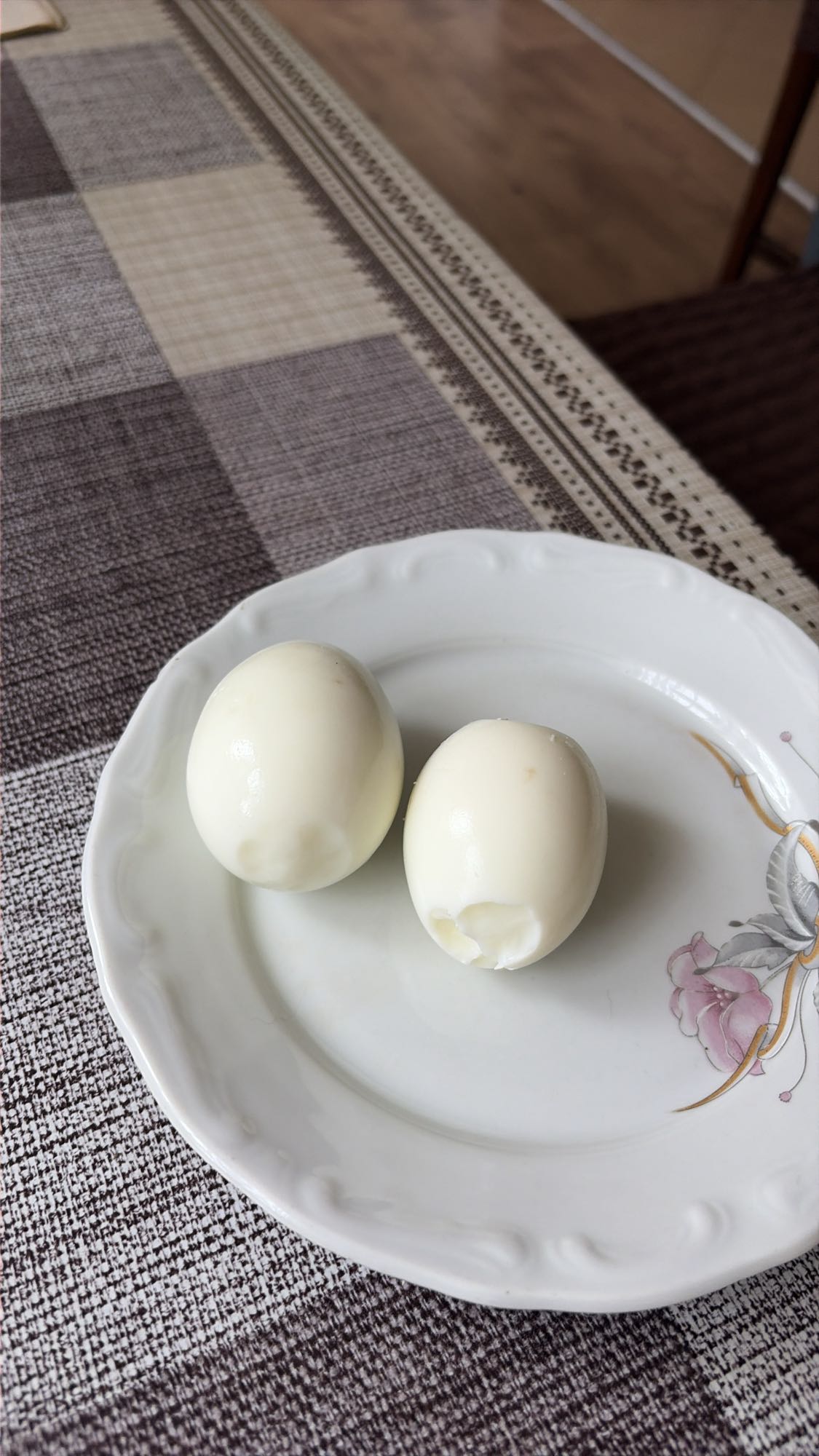 2 варени яйца
