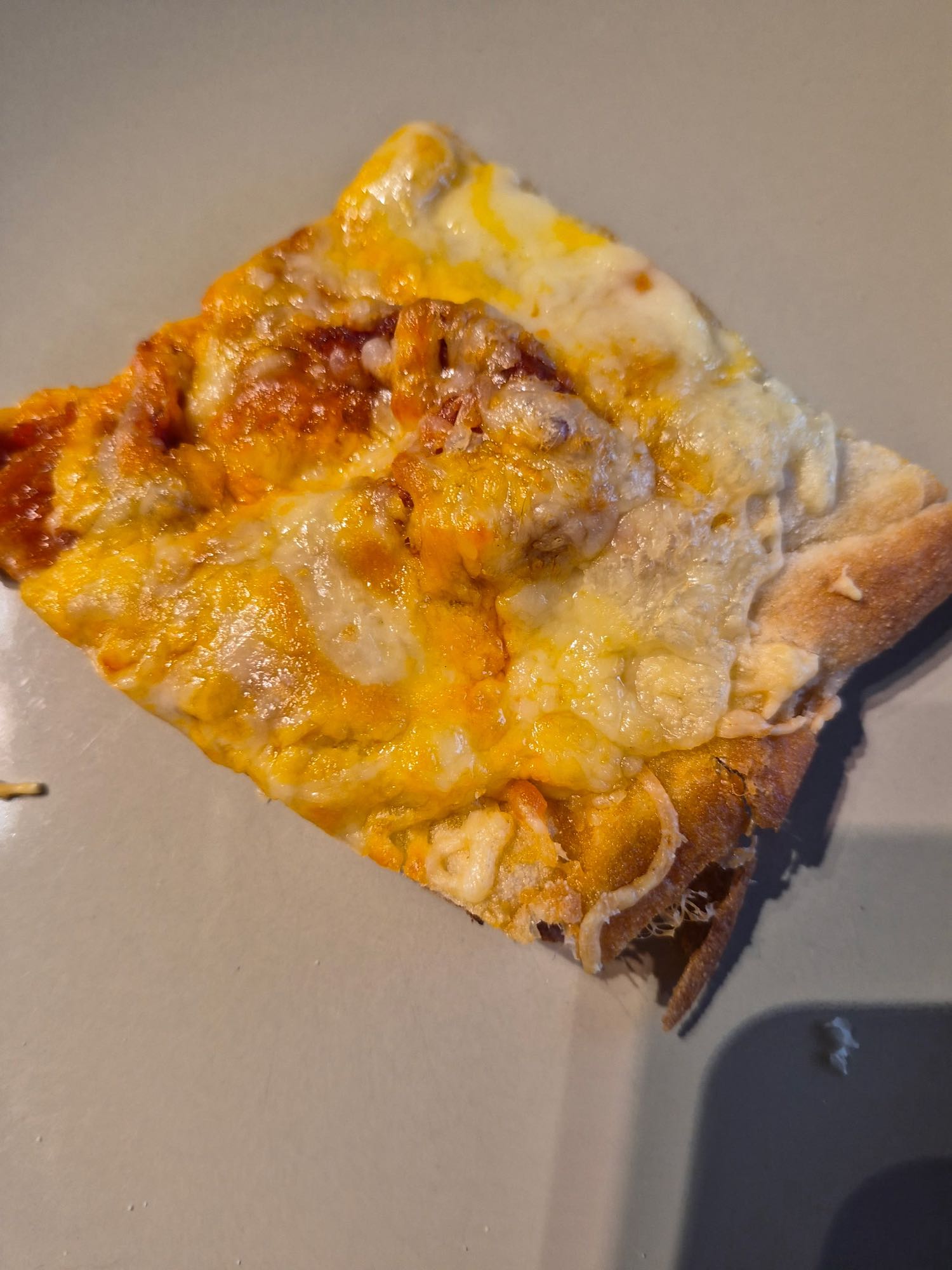 Part de pizza au fromage