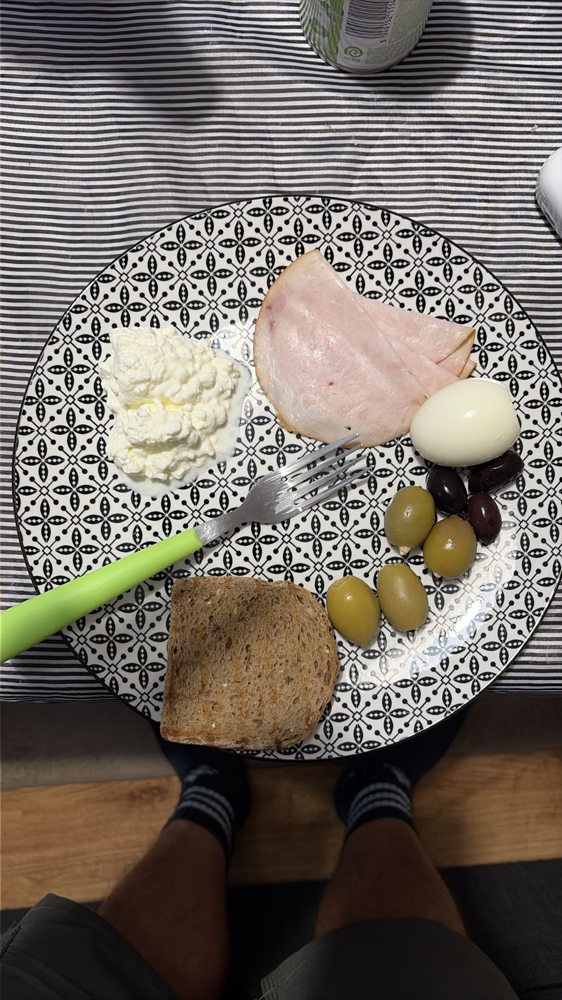 Закуска с яйце и шунка