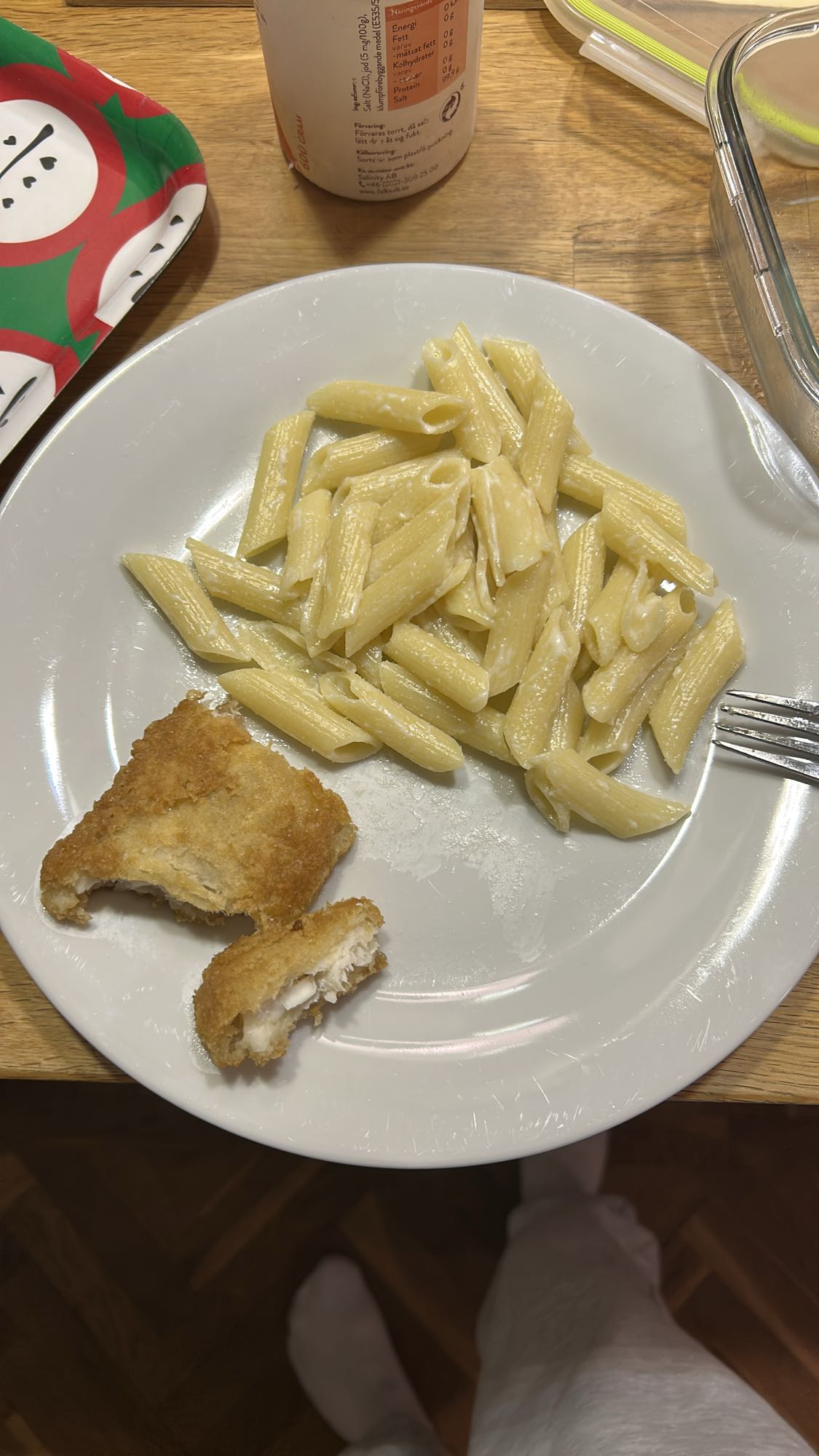 Pasta med panerad fisk
