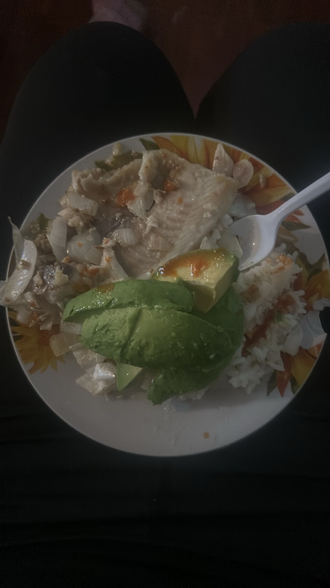pollo con arroz y aguacate