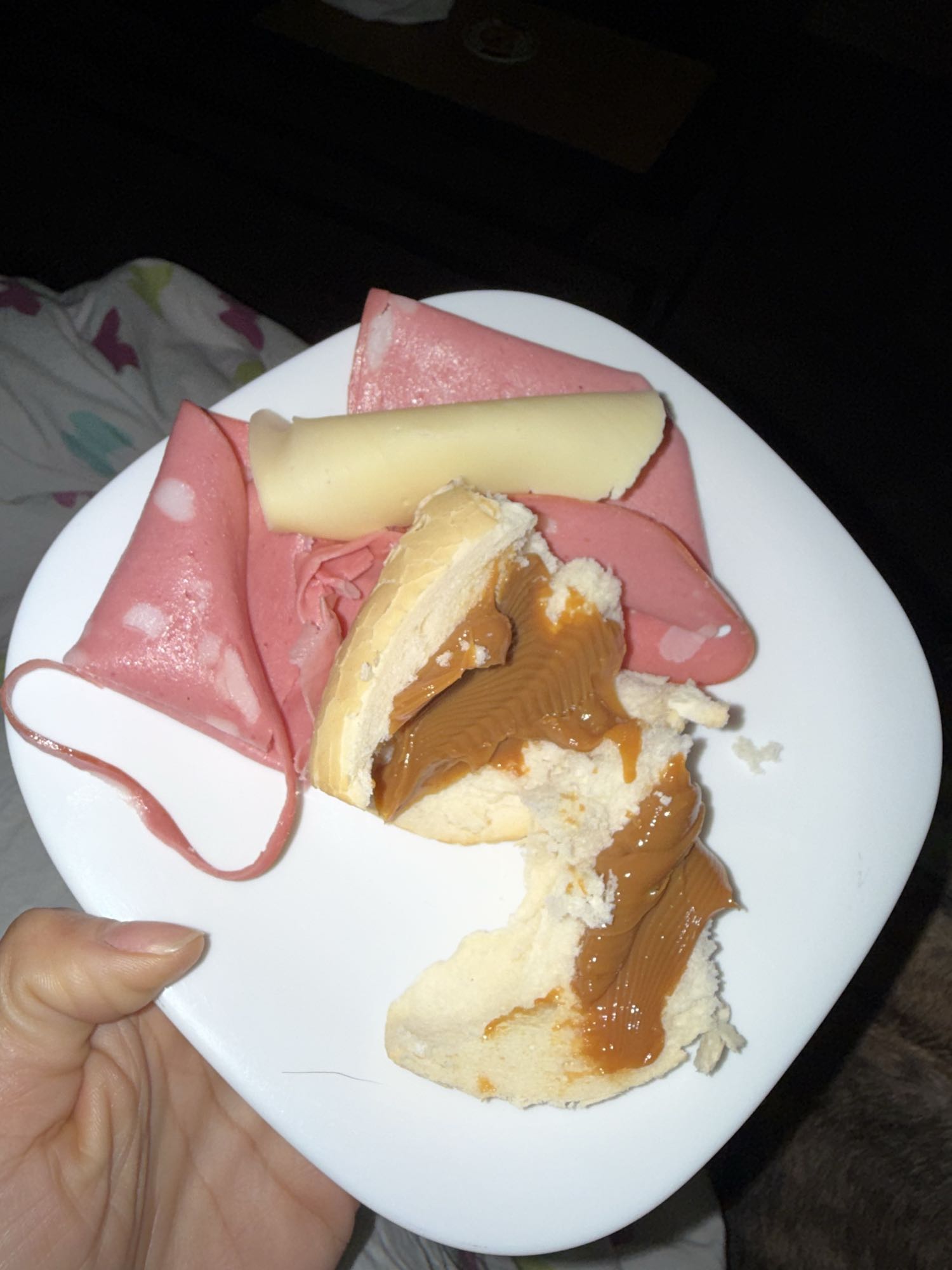 Lanche com mortadela