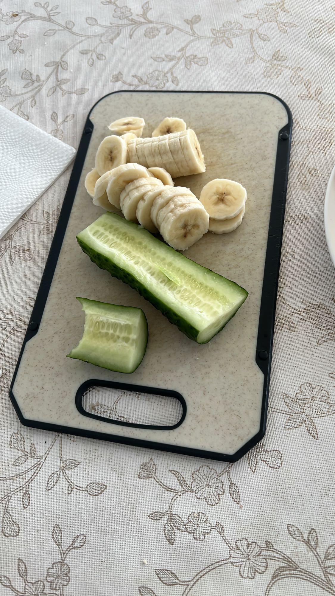 Банан с огурцом