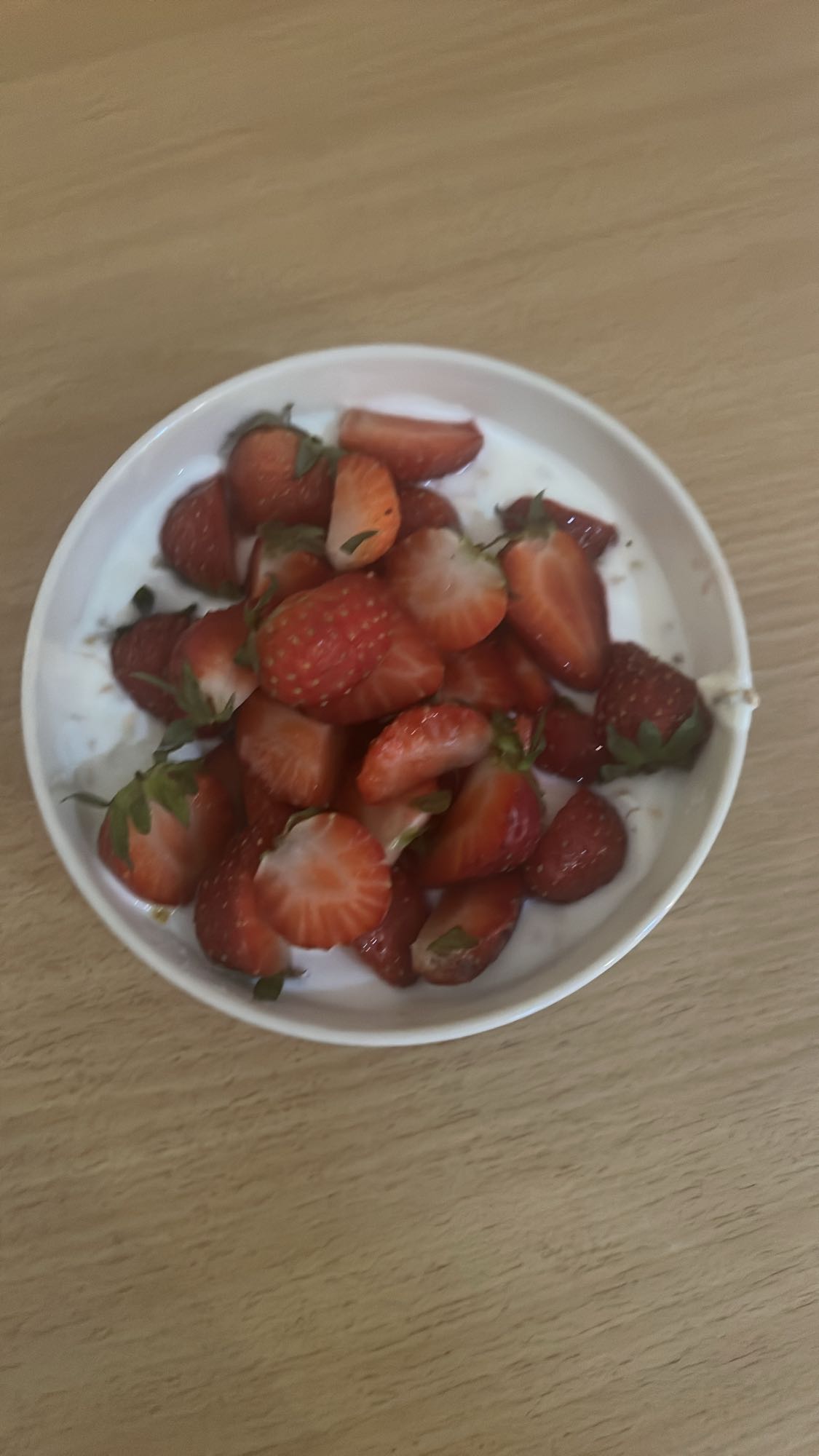 Jogurt z truskawkami