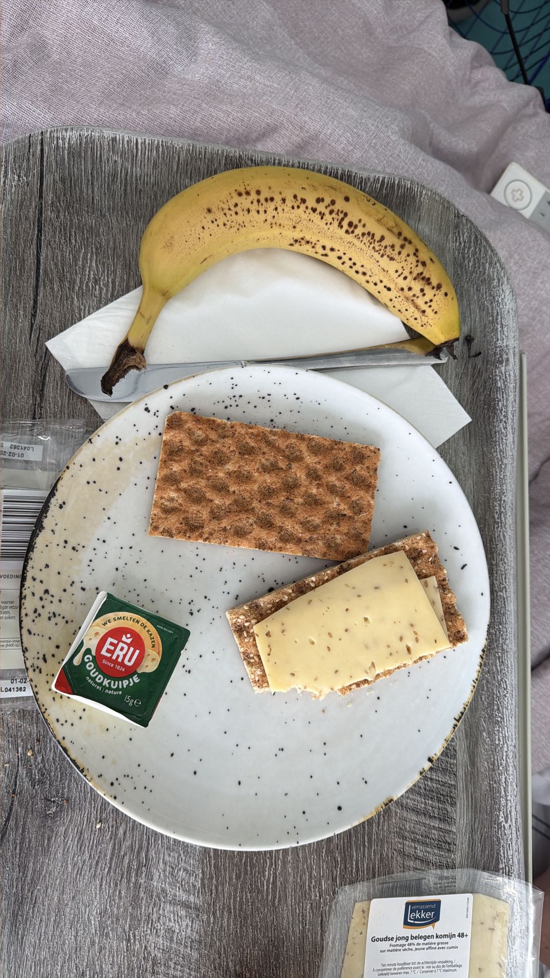 Banaan met crackers