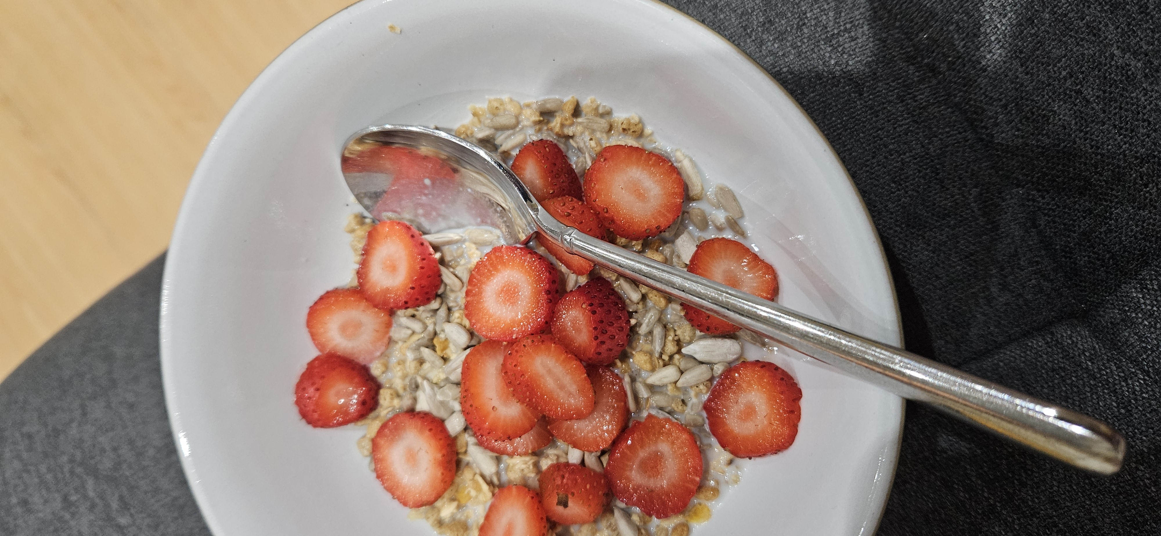 Strawberry Muesli Bowl