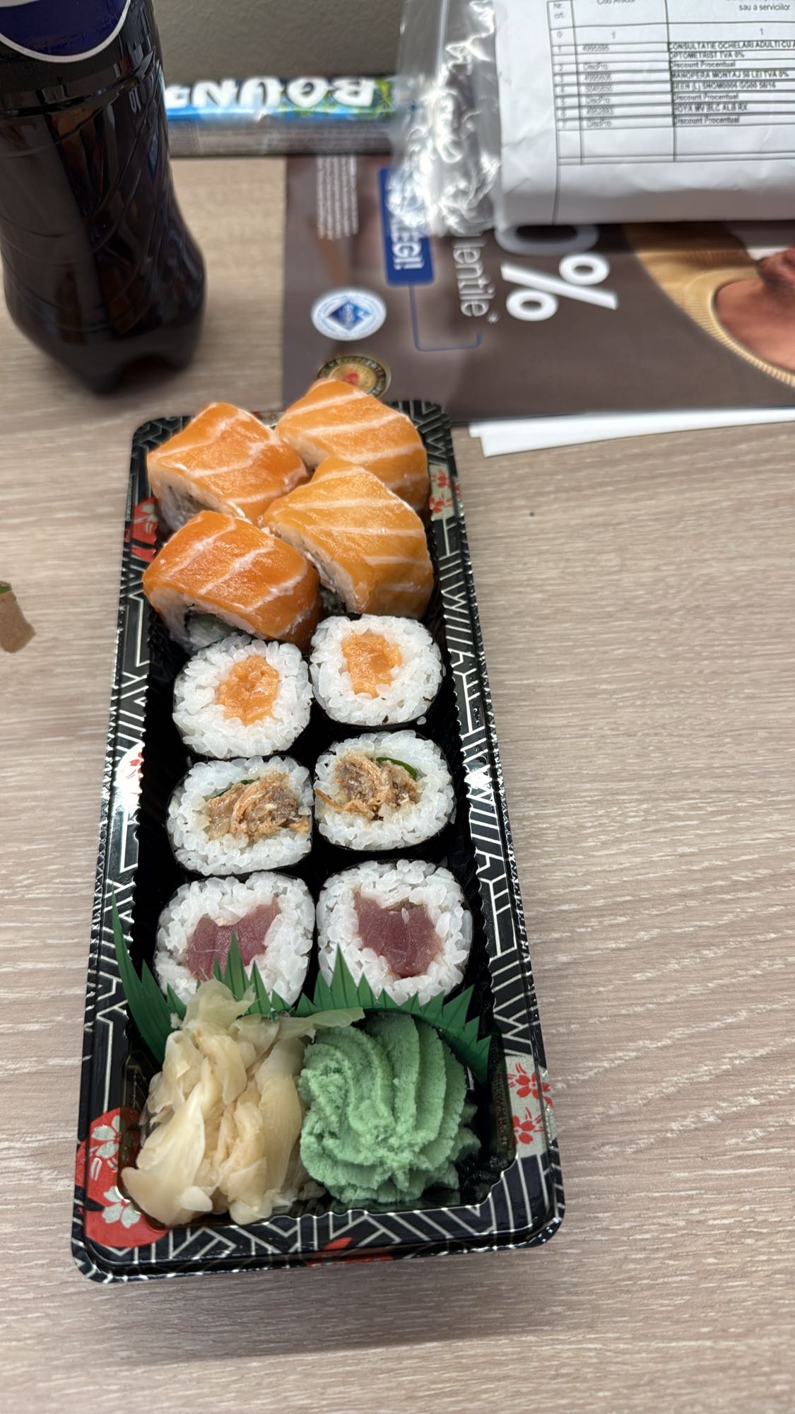 Mix sushi cu somon