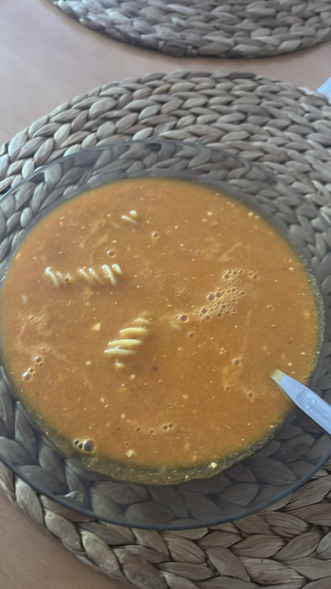 Zupa pomidorowa z makaronem