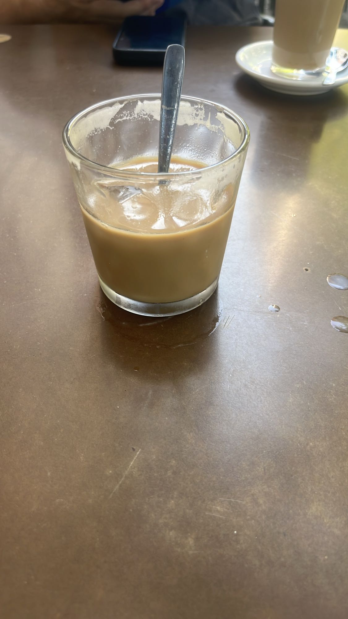 café con leche frío