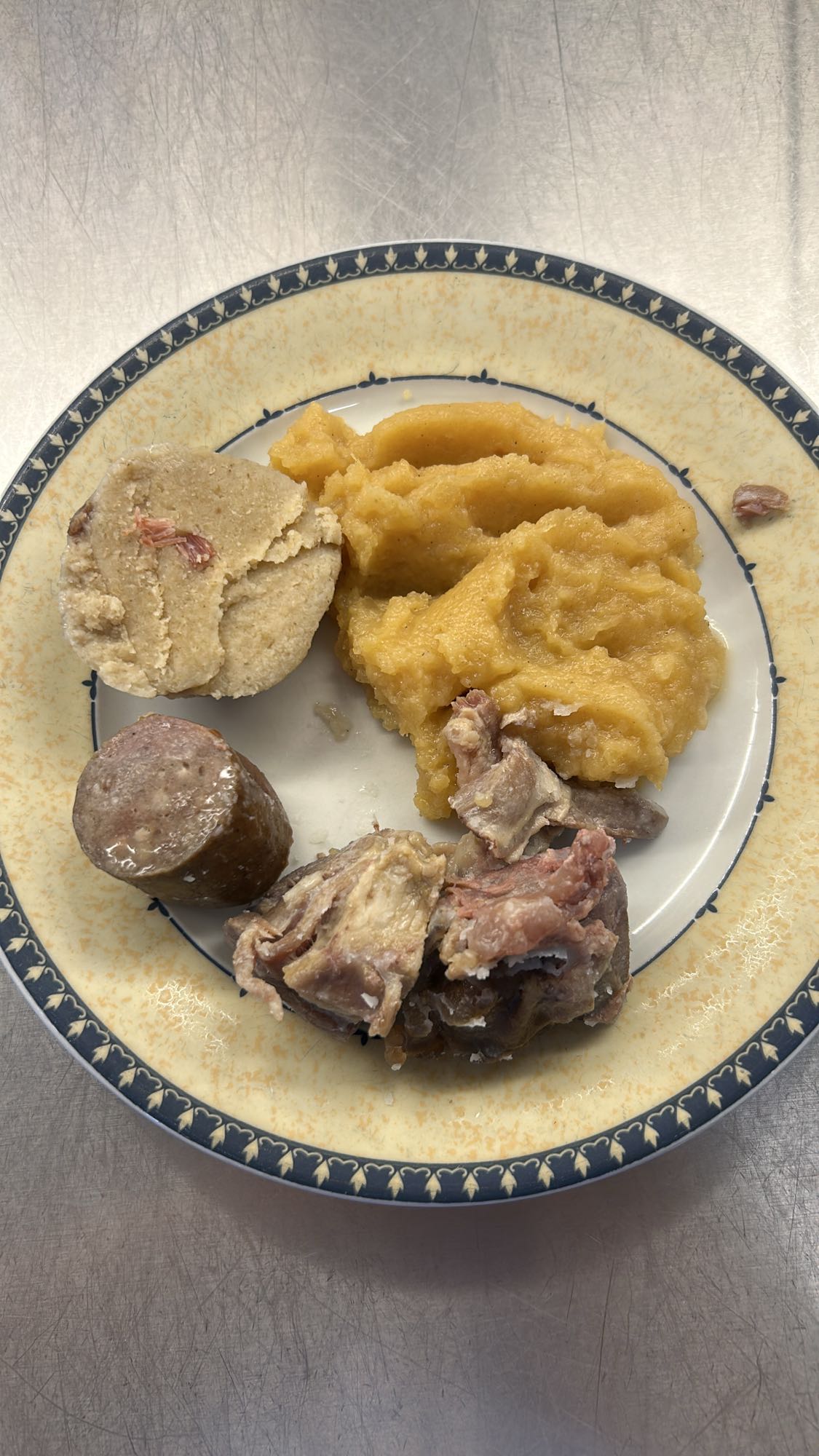 Пюре с мясом и колбасой