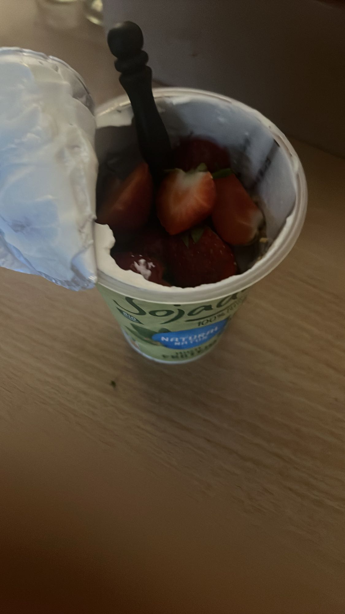 Jogurt z truskawkami