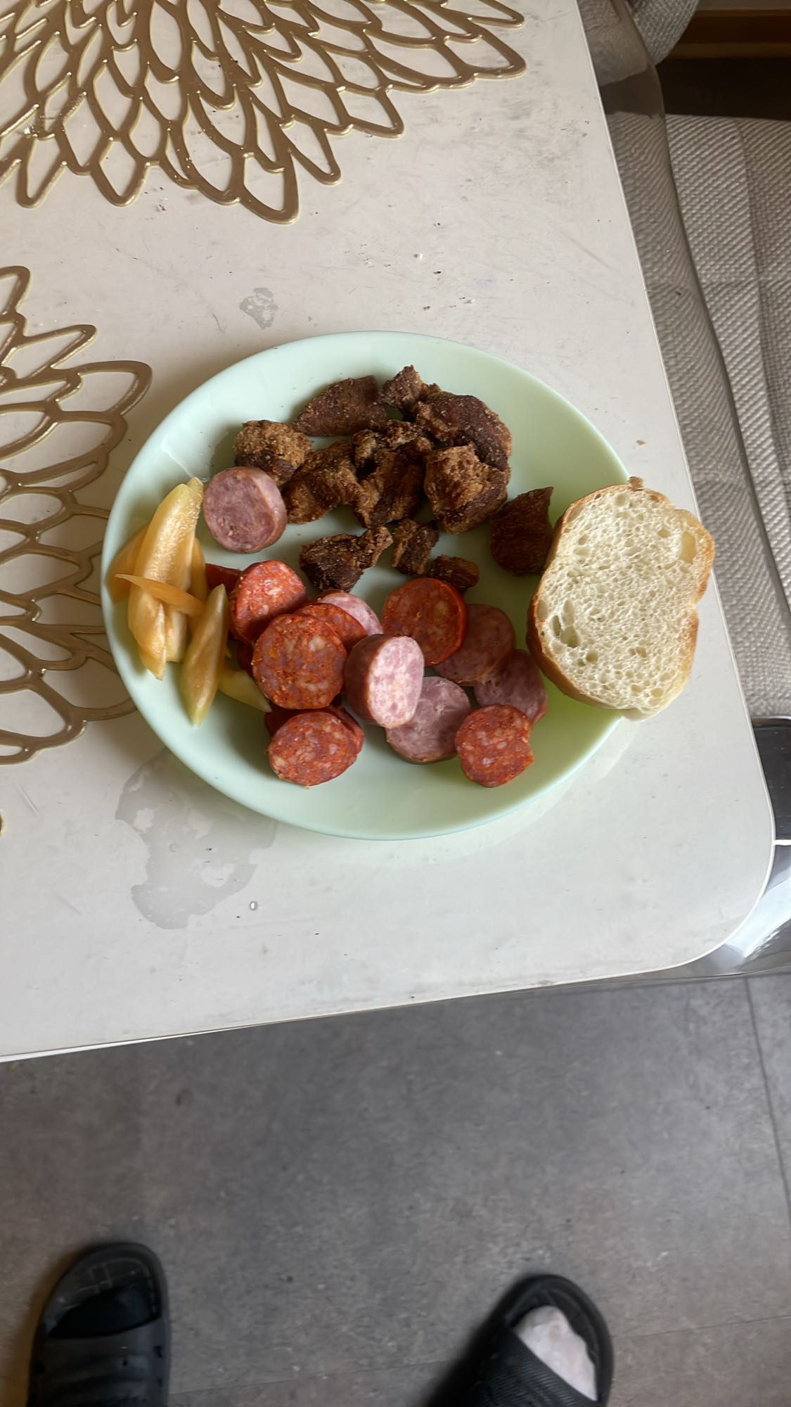 Korv kött och bröd