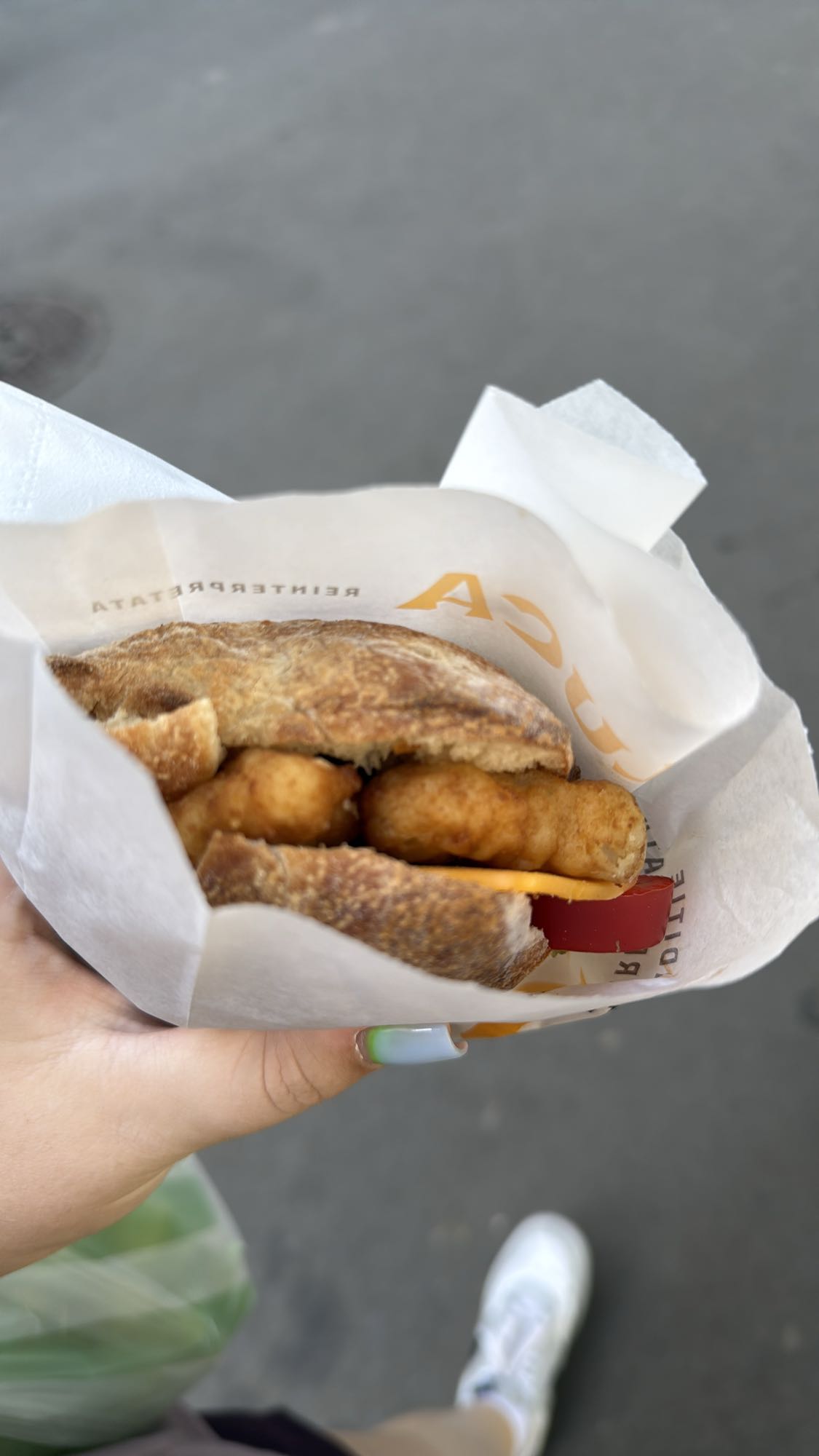 Sandviș cu pește pane