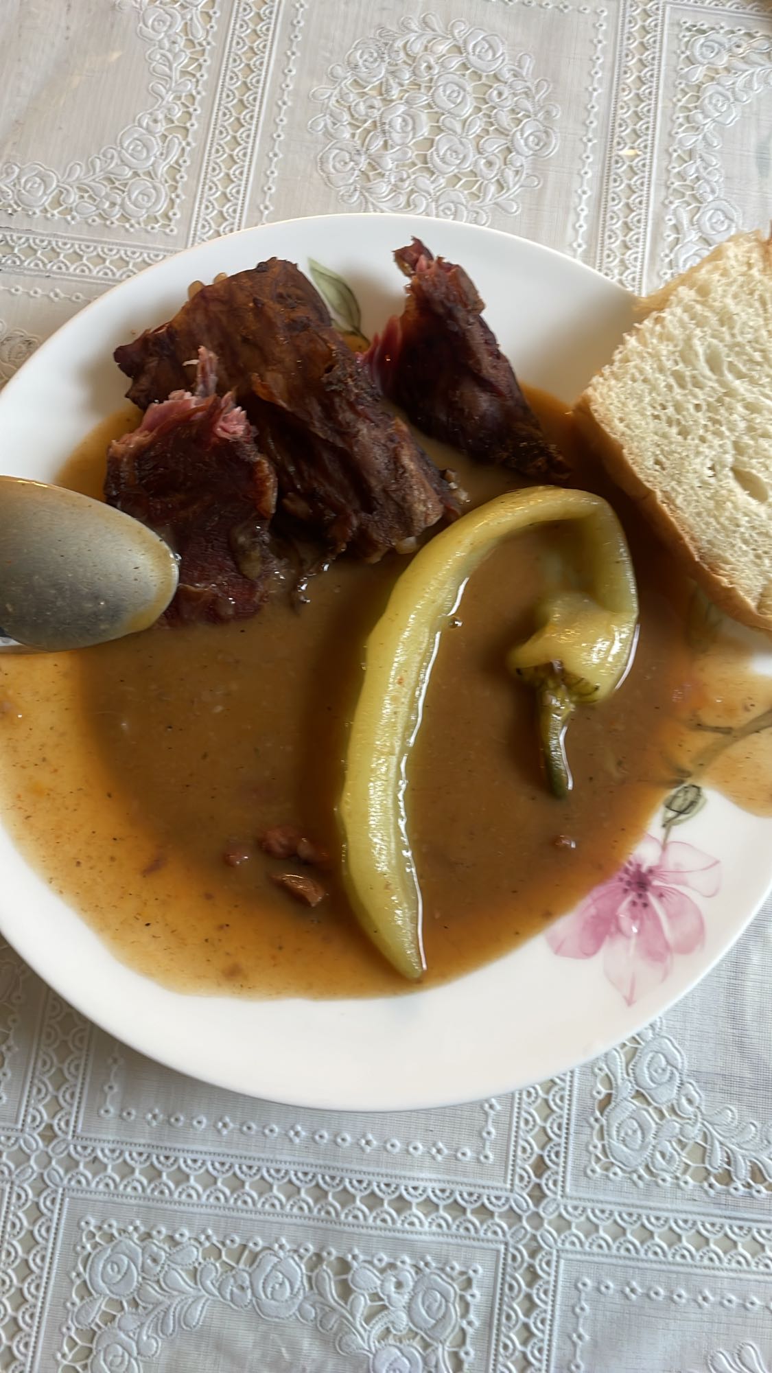 Bönsoppa med rökt revben och bröd