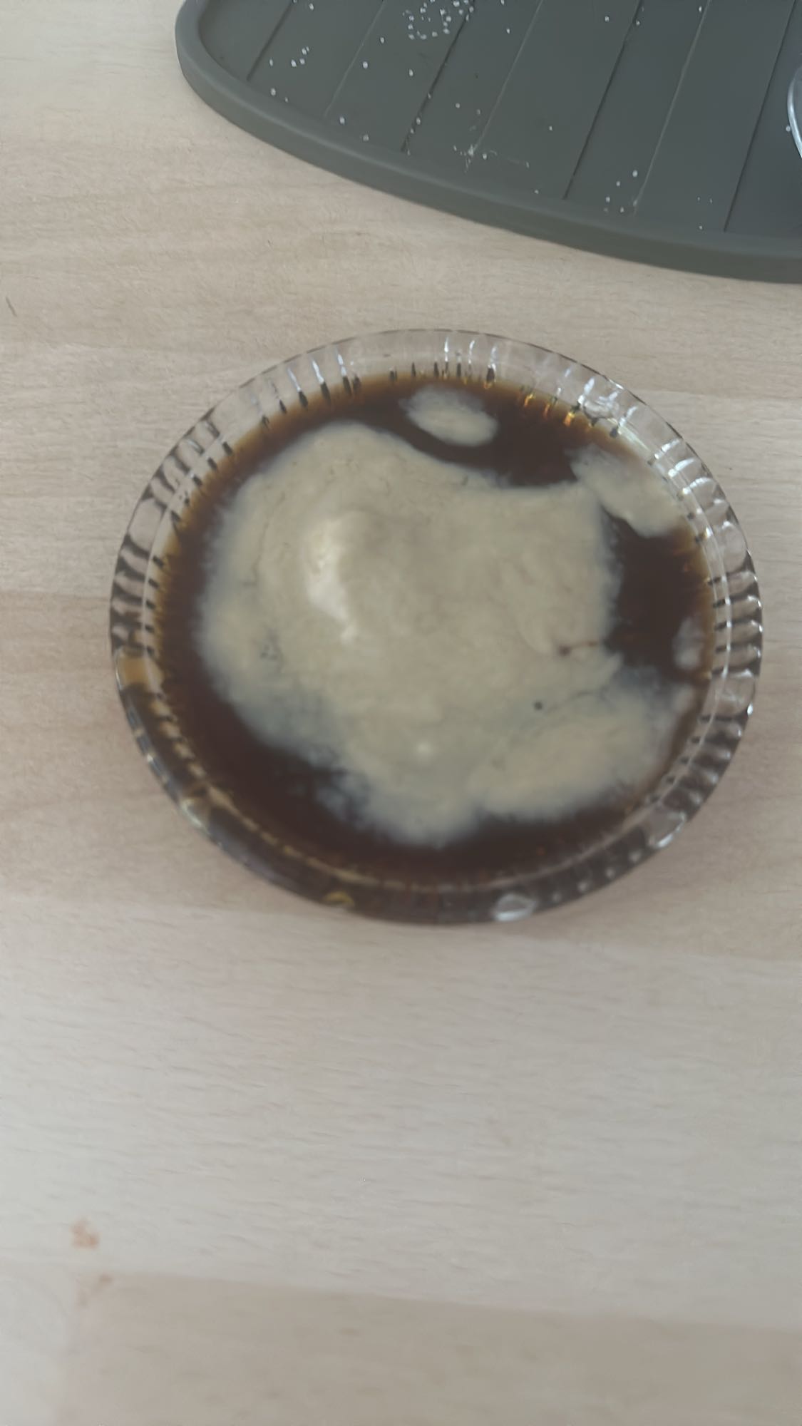 Sojadessert mit Creme