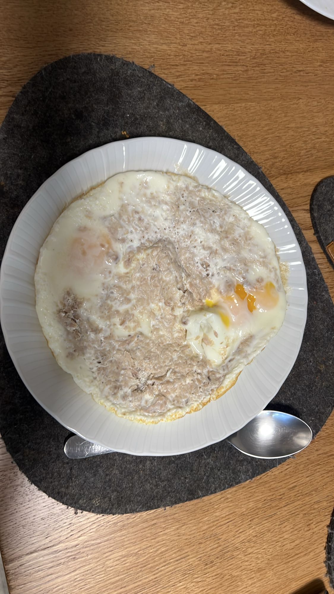 Uova e tonno