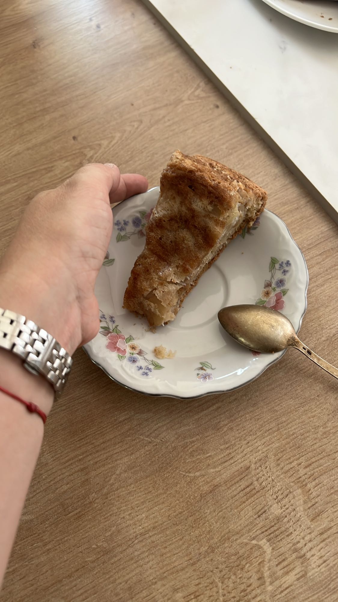 Кусок яблочного пирога