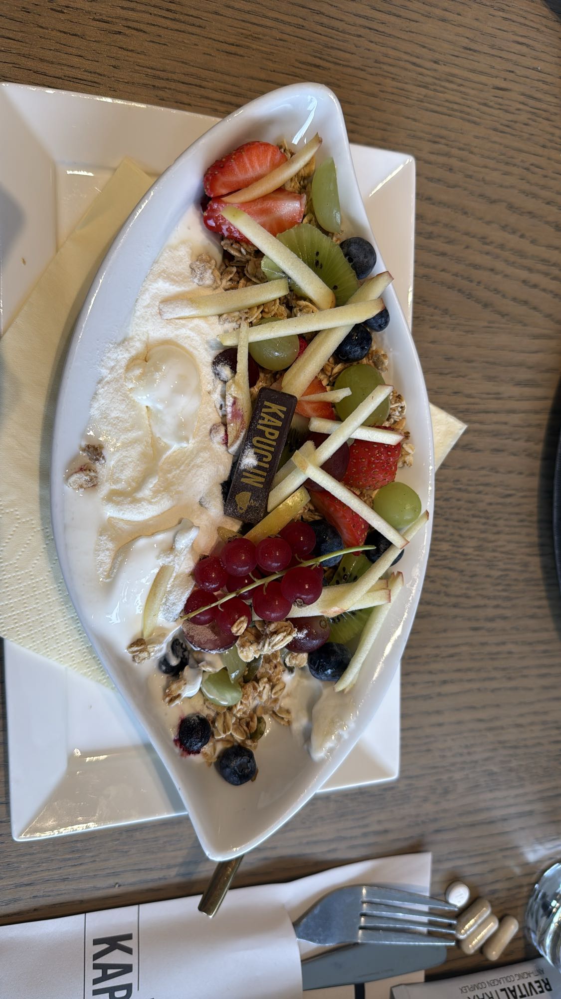 Yoghurt met fruit en muesli