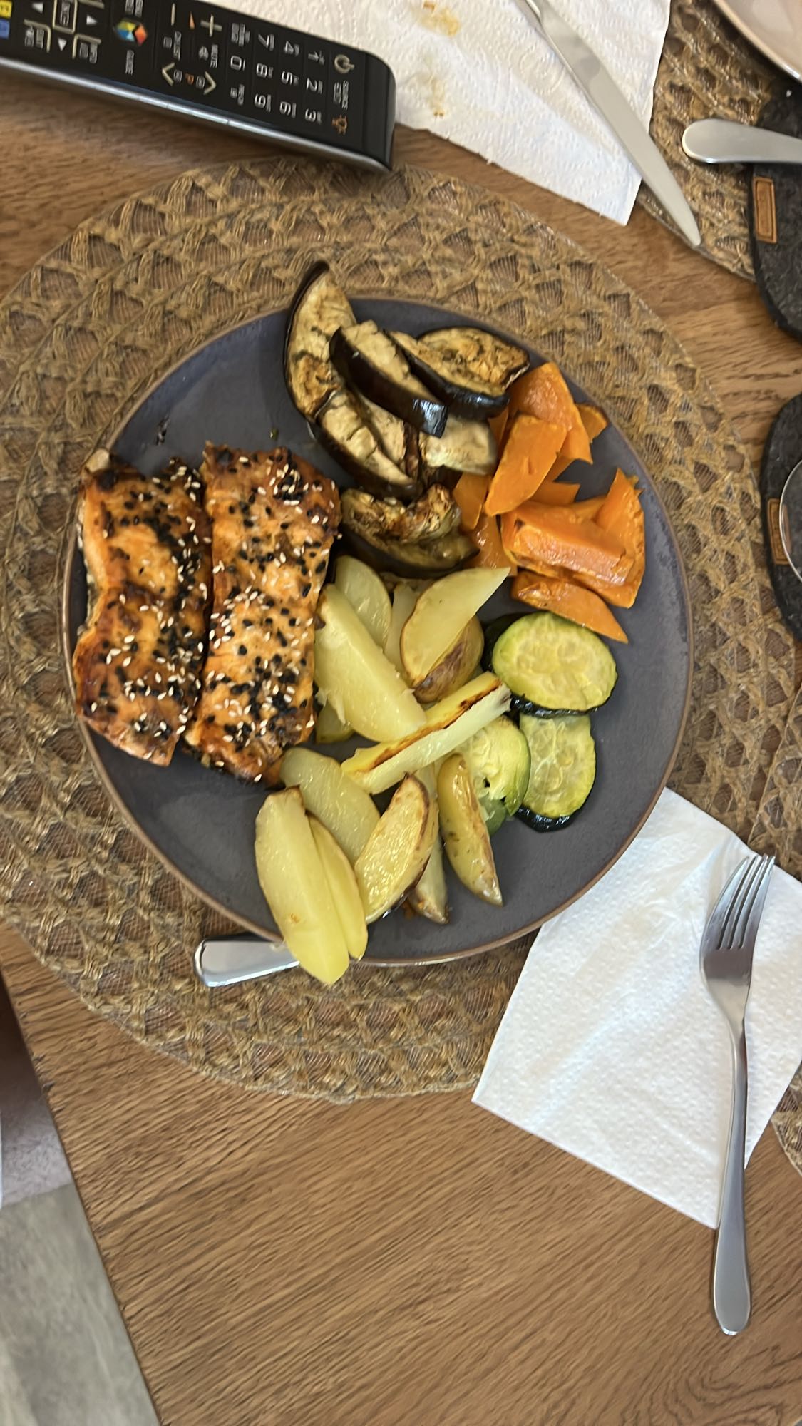 Salmone con verdure