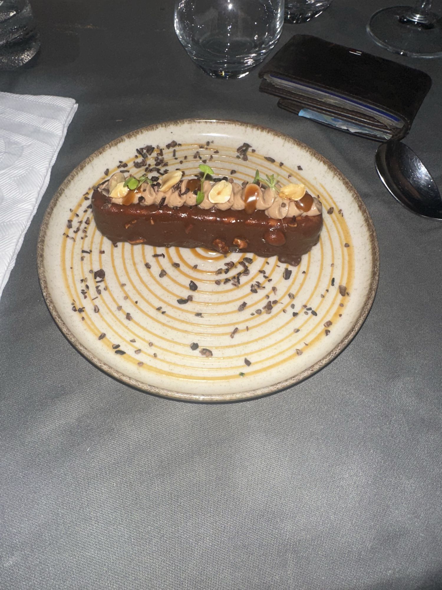 Éclair chocolat noisette