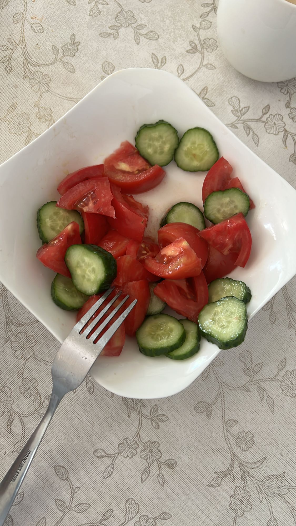 Салат из огурца и томата