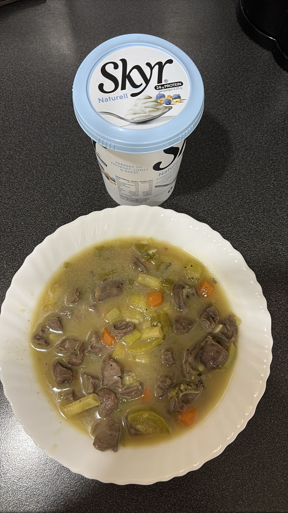 Kjøttsuppe med skyr