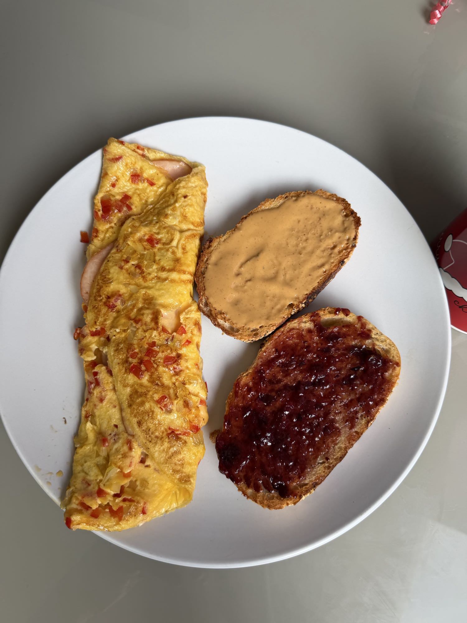 Omelette con tostadas de masa madre